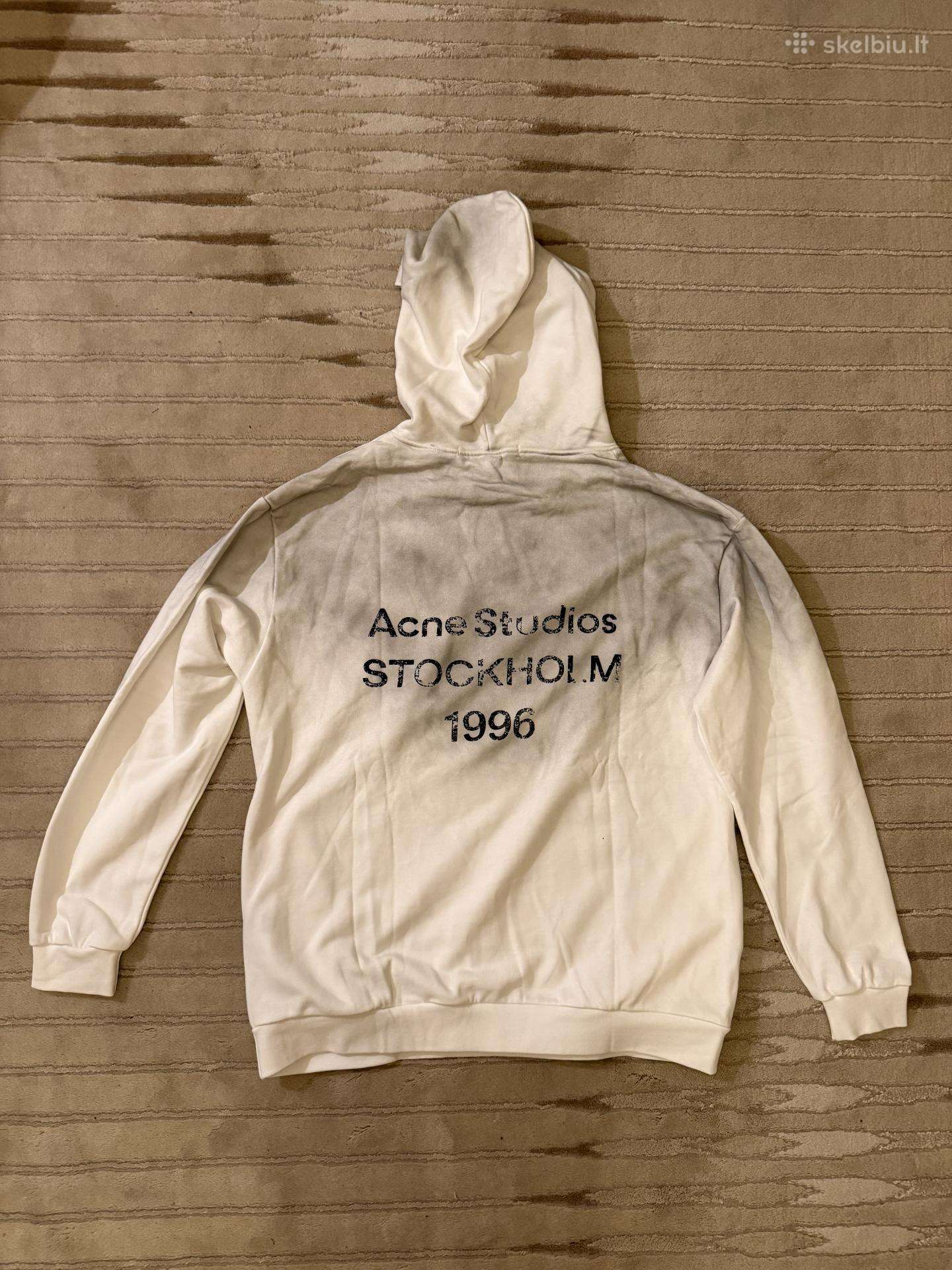 Megztinis Acne