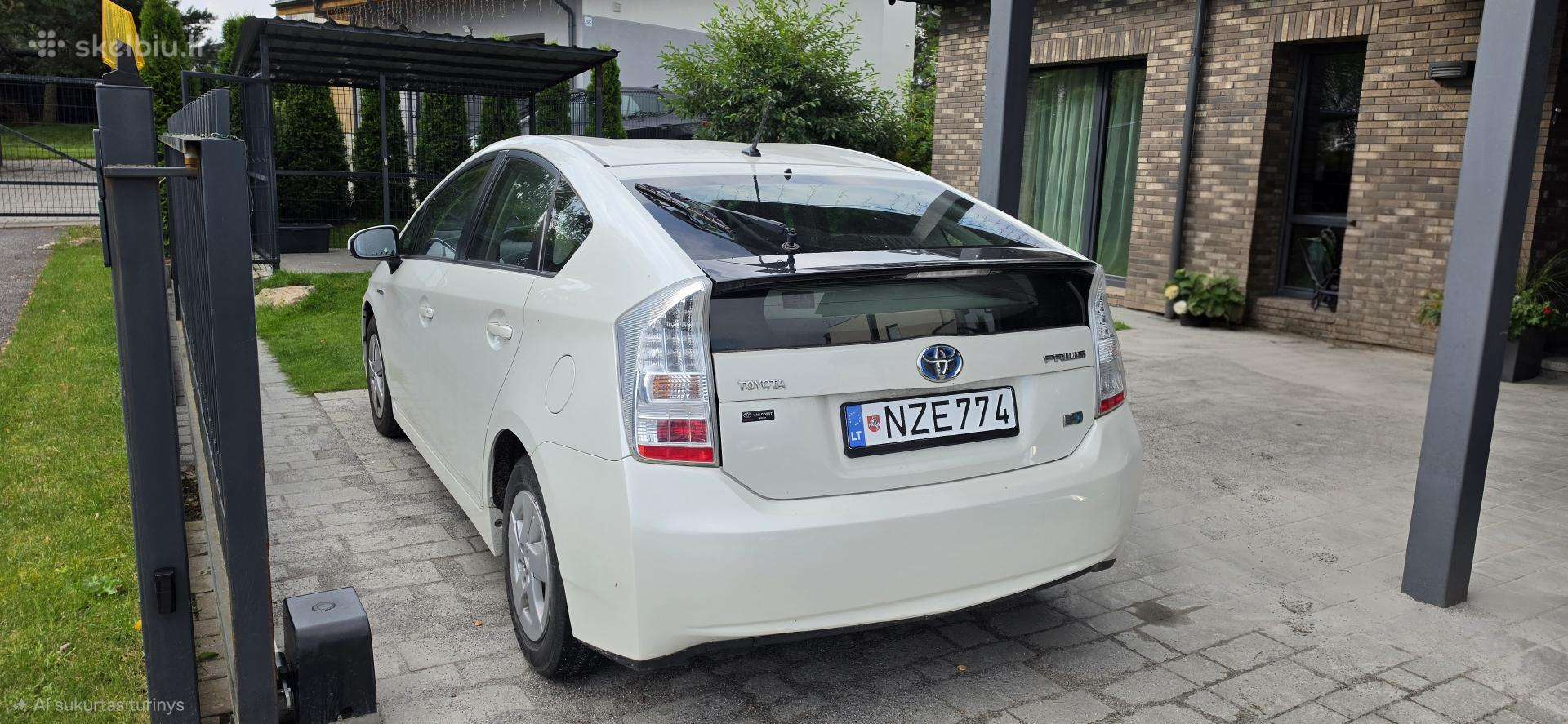 Toyota Prius, hečbekas