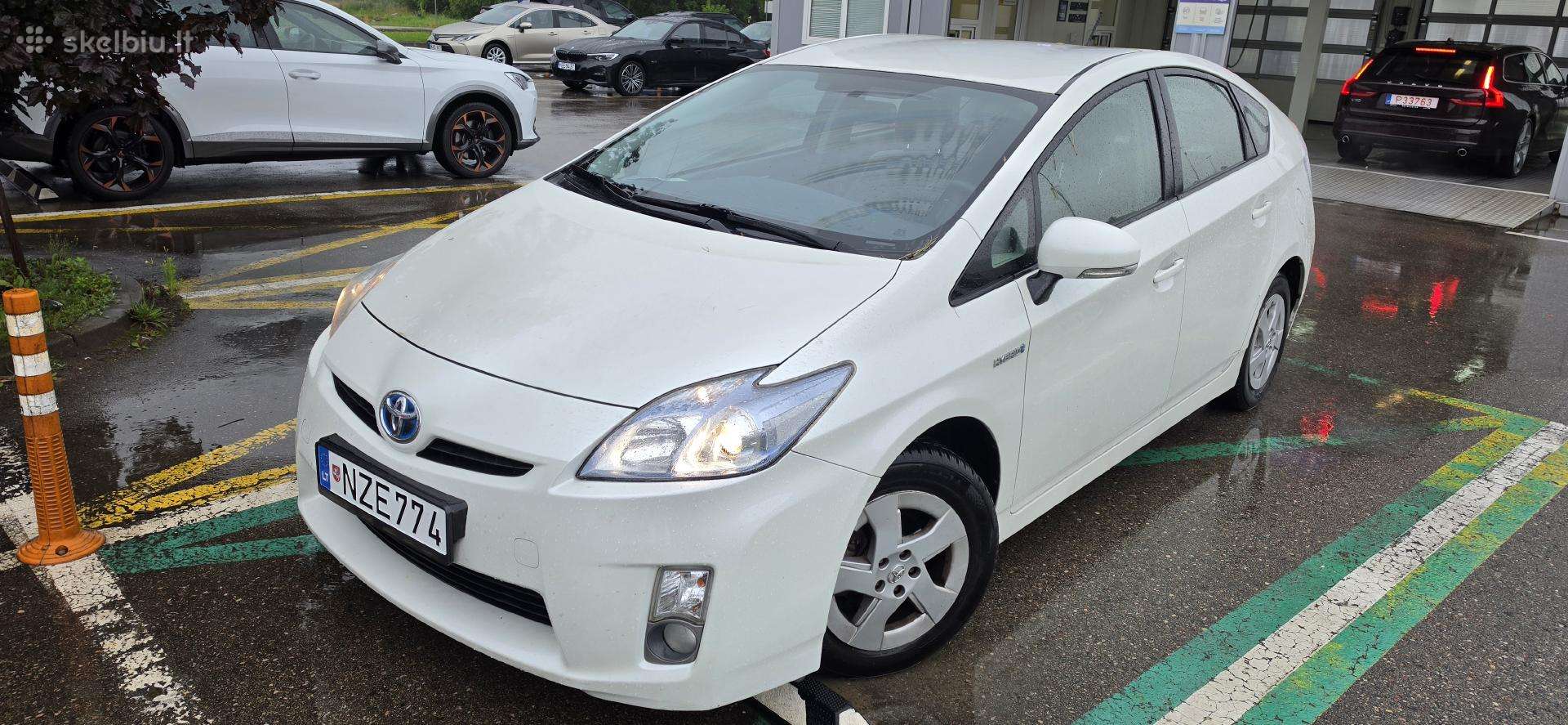 Toyota Prius, Хэтчбек