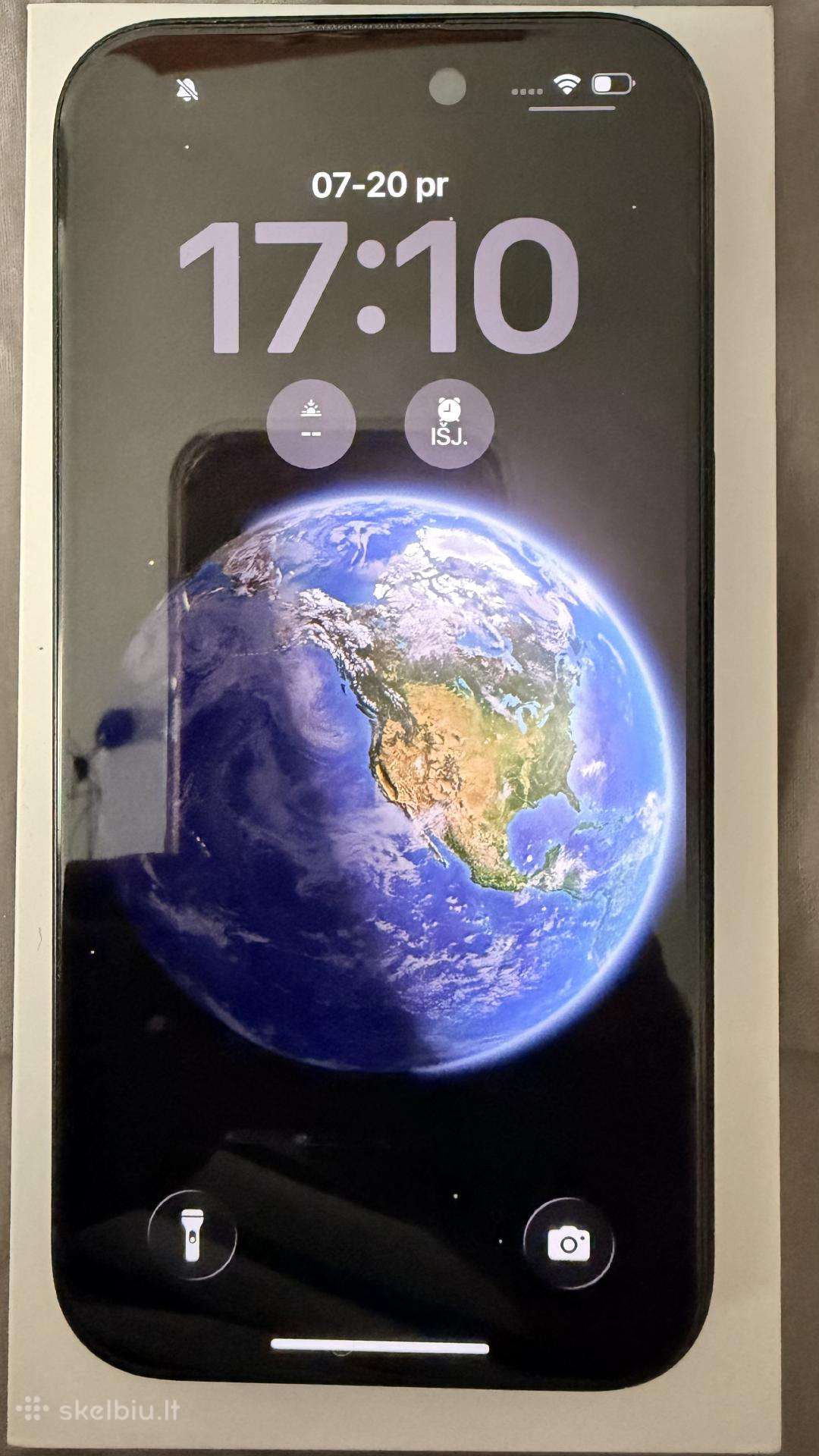 iPhone 16
