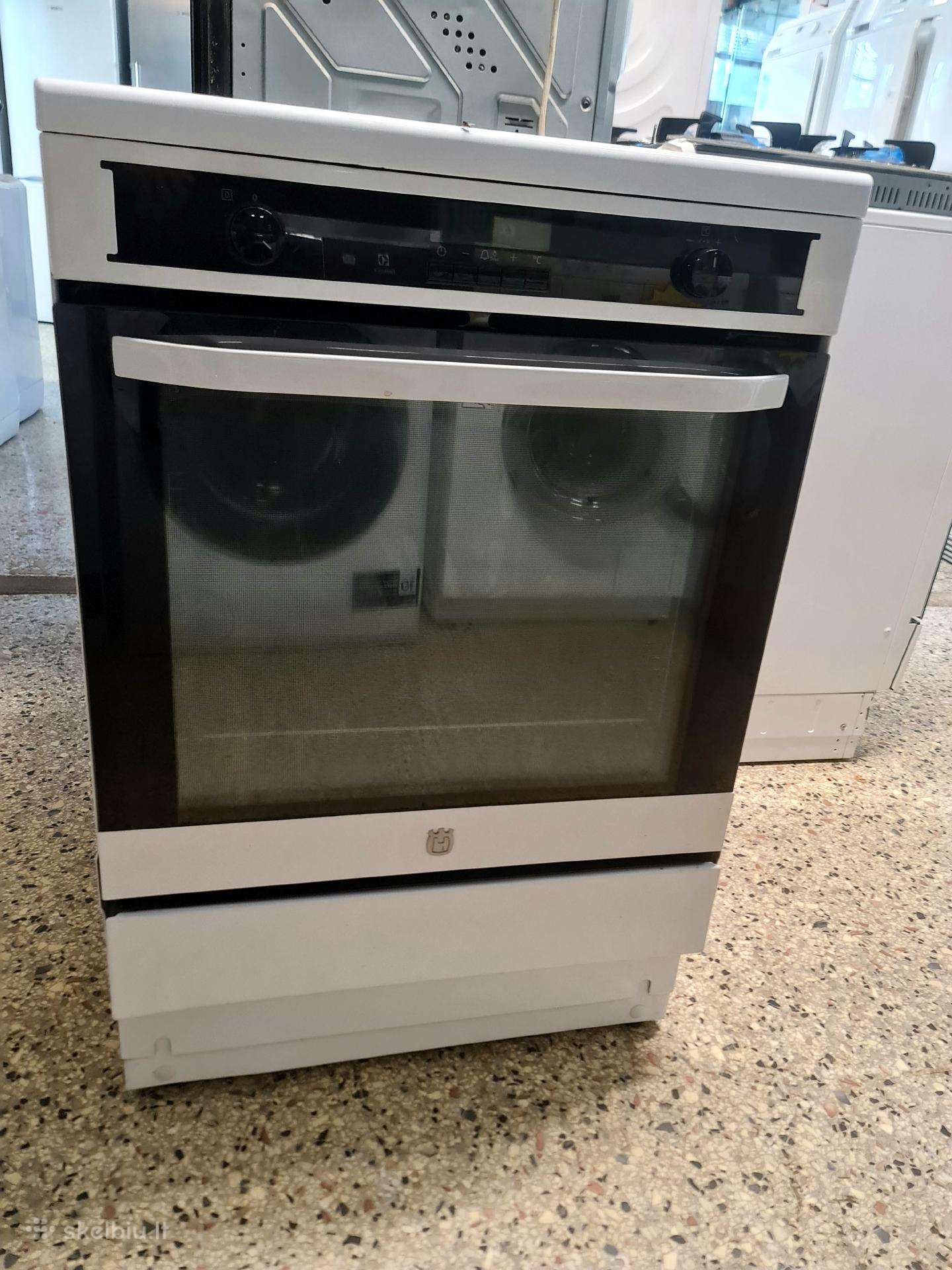Naudotos pastatomos elektrinės, dujinės viryklės