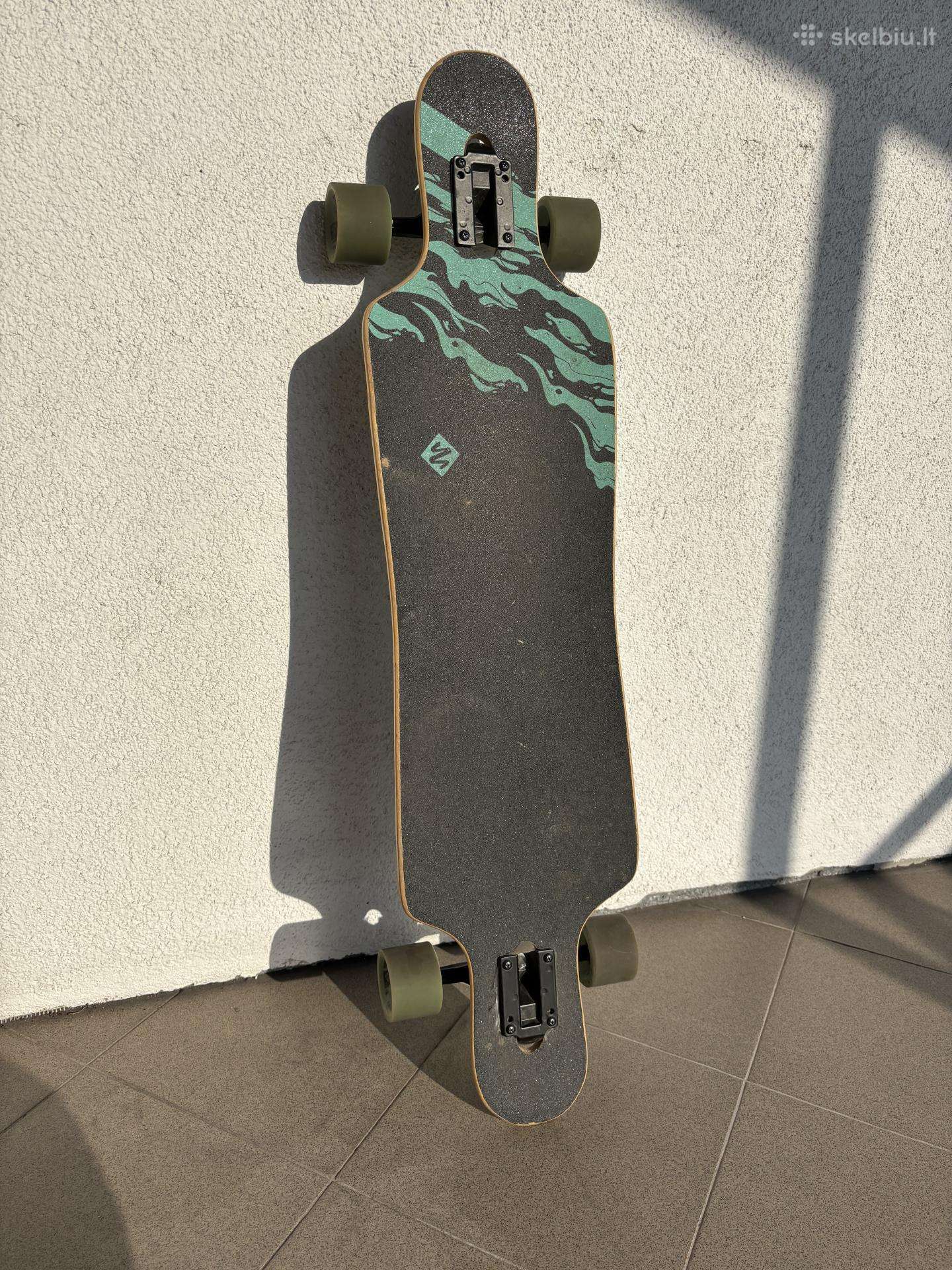 Longboard riedlente