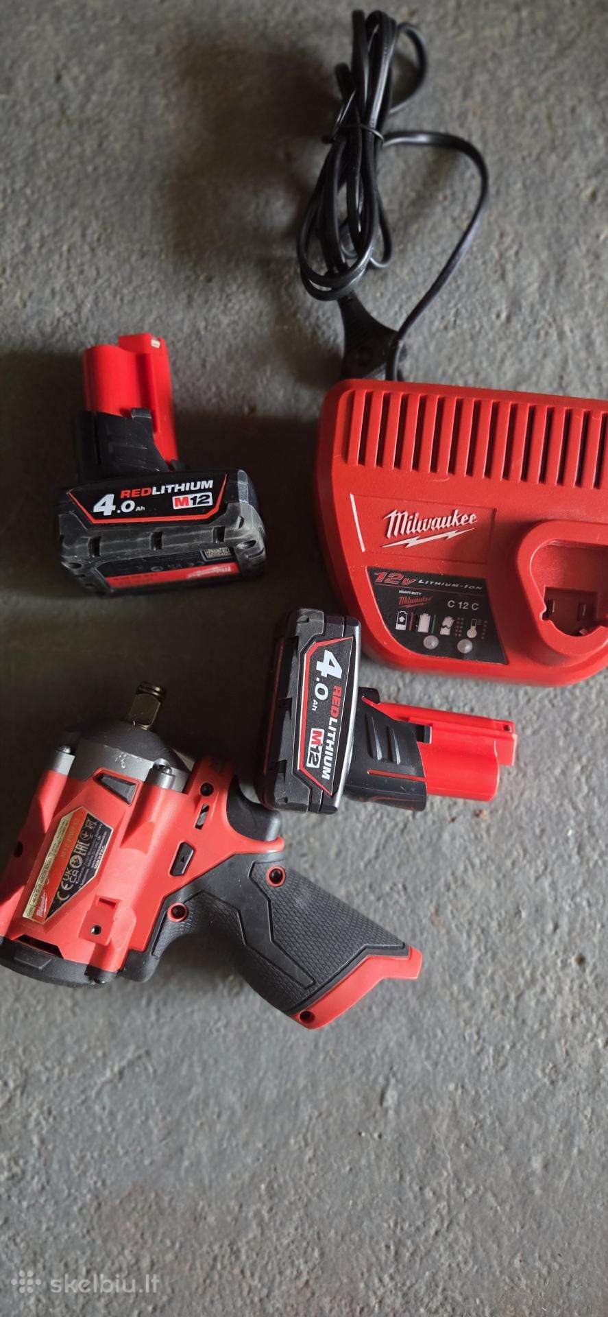 Milwaukee M12 akumuliatorinis smūginis