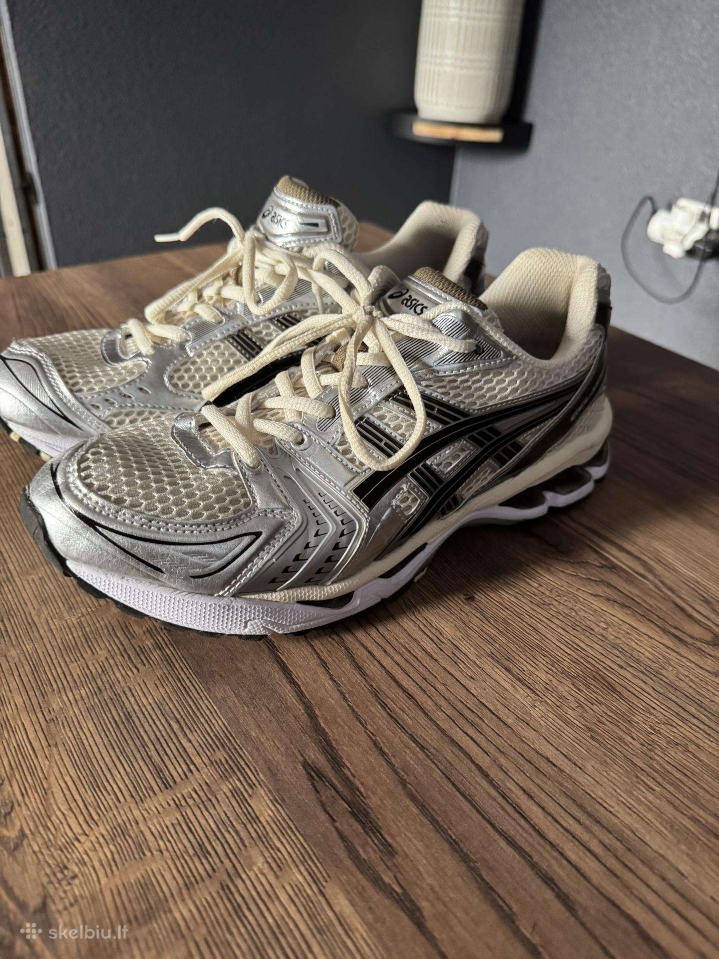 Parduodami Asics-gel-kayano 14