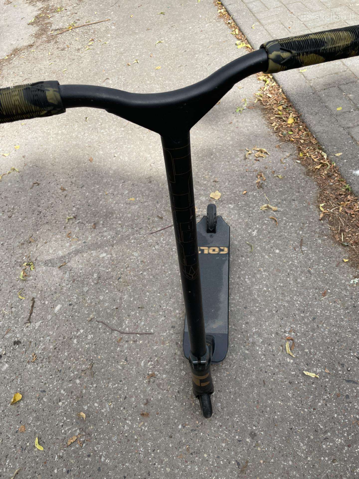 Triukinis paspirtukas Blunt Envy Colt S4