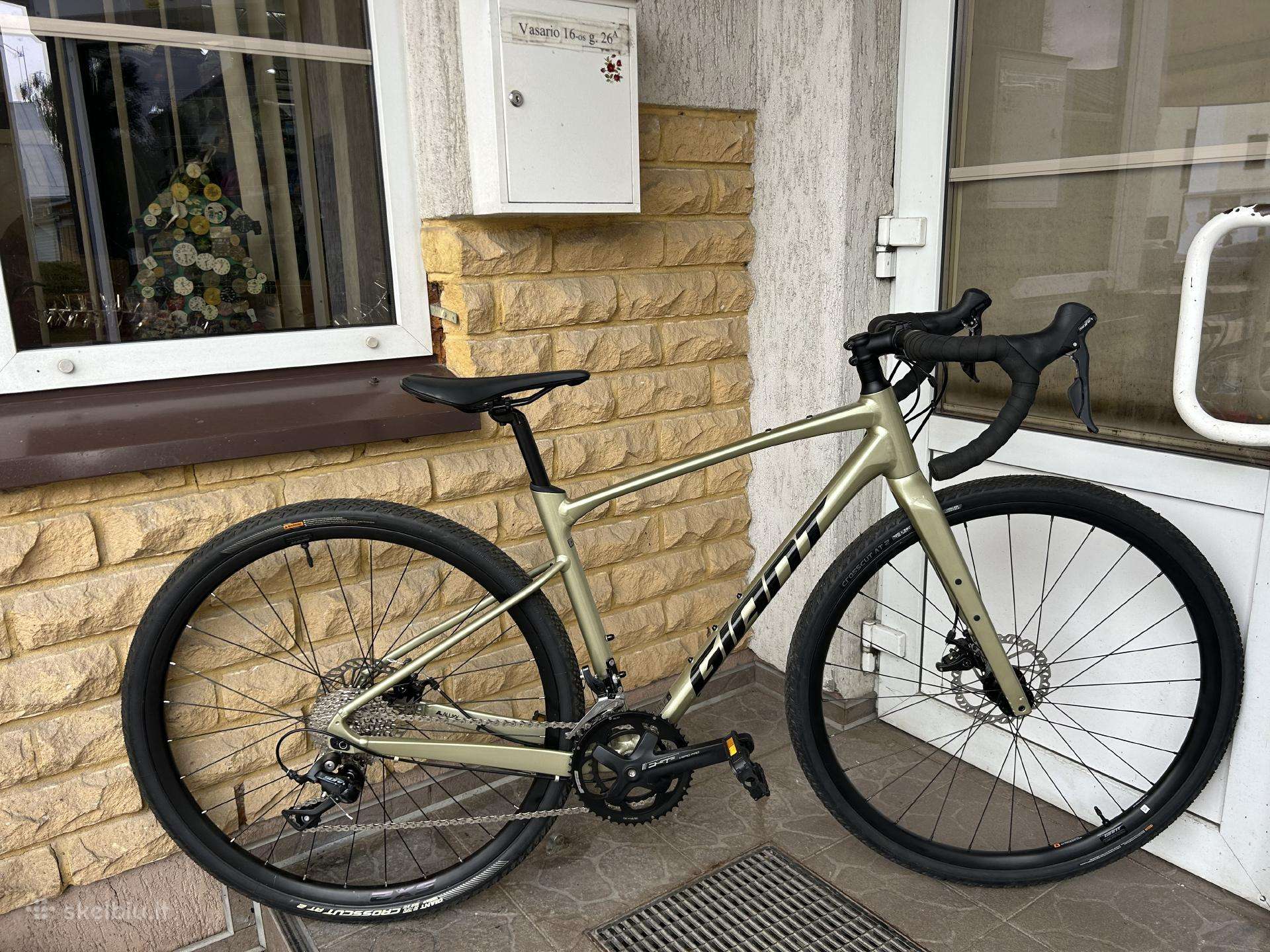 Giant Revolt Gravel dviratis