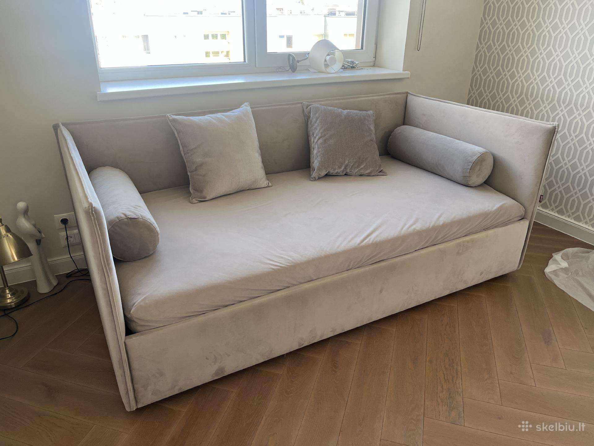 Parduodama Lonas viengulė lova–sofa su čiužiniu