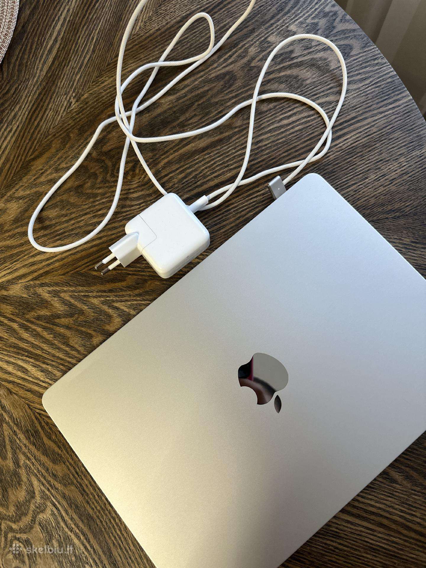 MacBook Air M2 2022