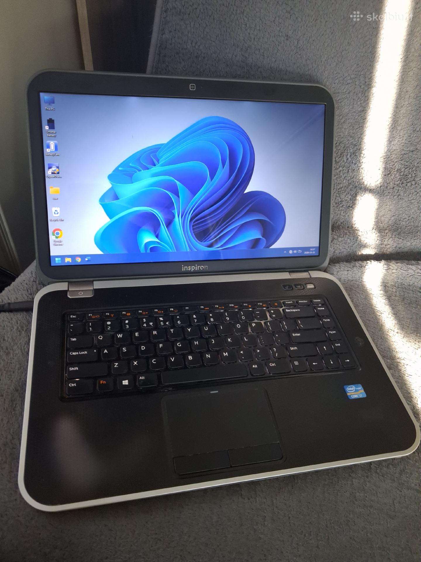 Dell 7520/15,6"/8ram/256ssd/i7/win11-100€