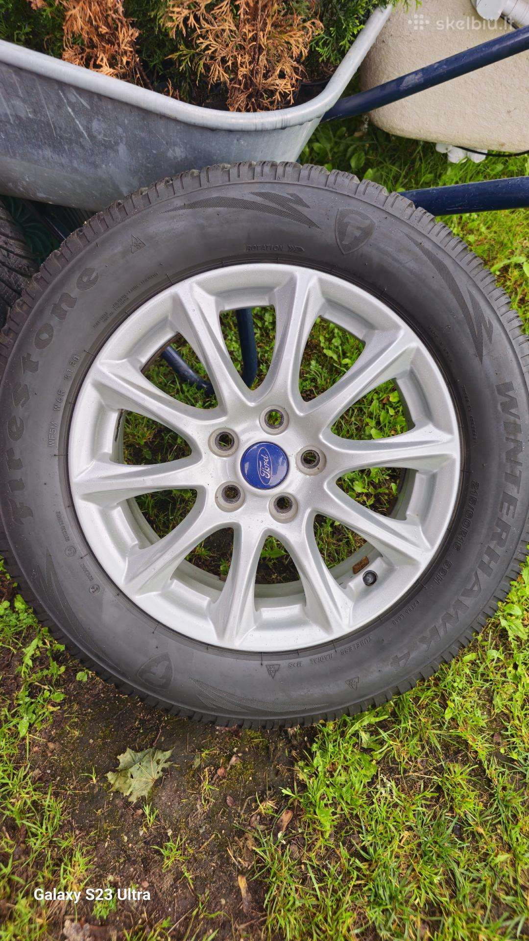 Ford ratlankiai su padangom