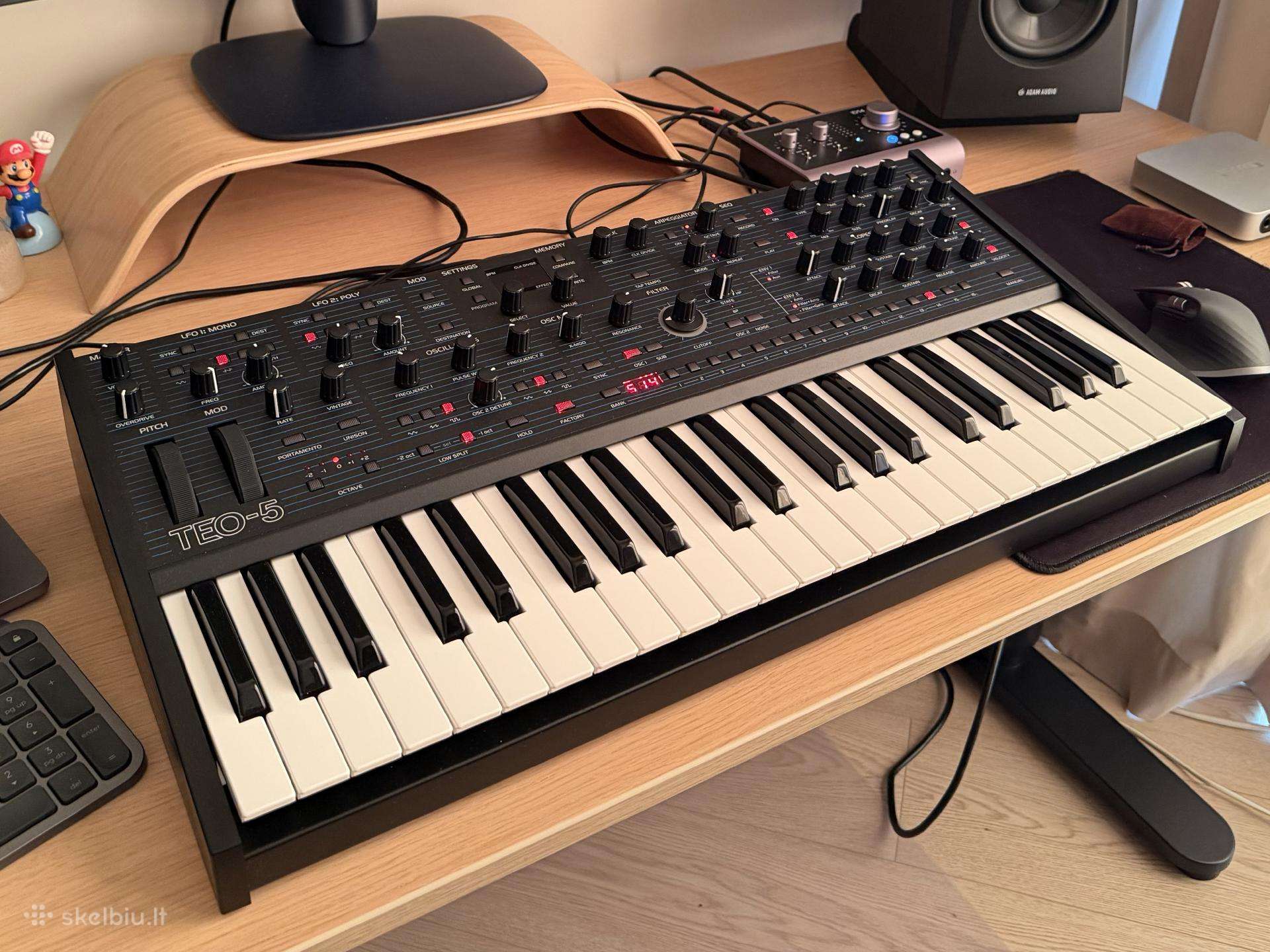 Sintezatorius Oberheim Teo-5