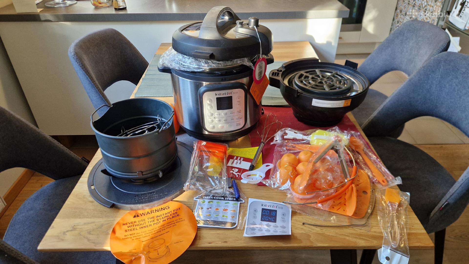 Instant Pot Duo Crisp, 5,7 L, su priedais (Naujas)
