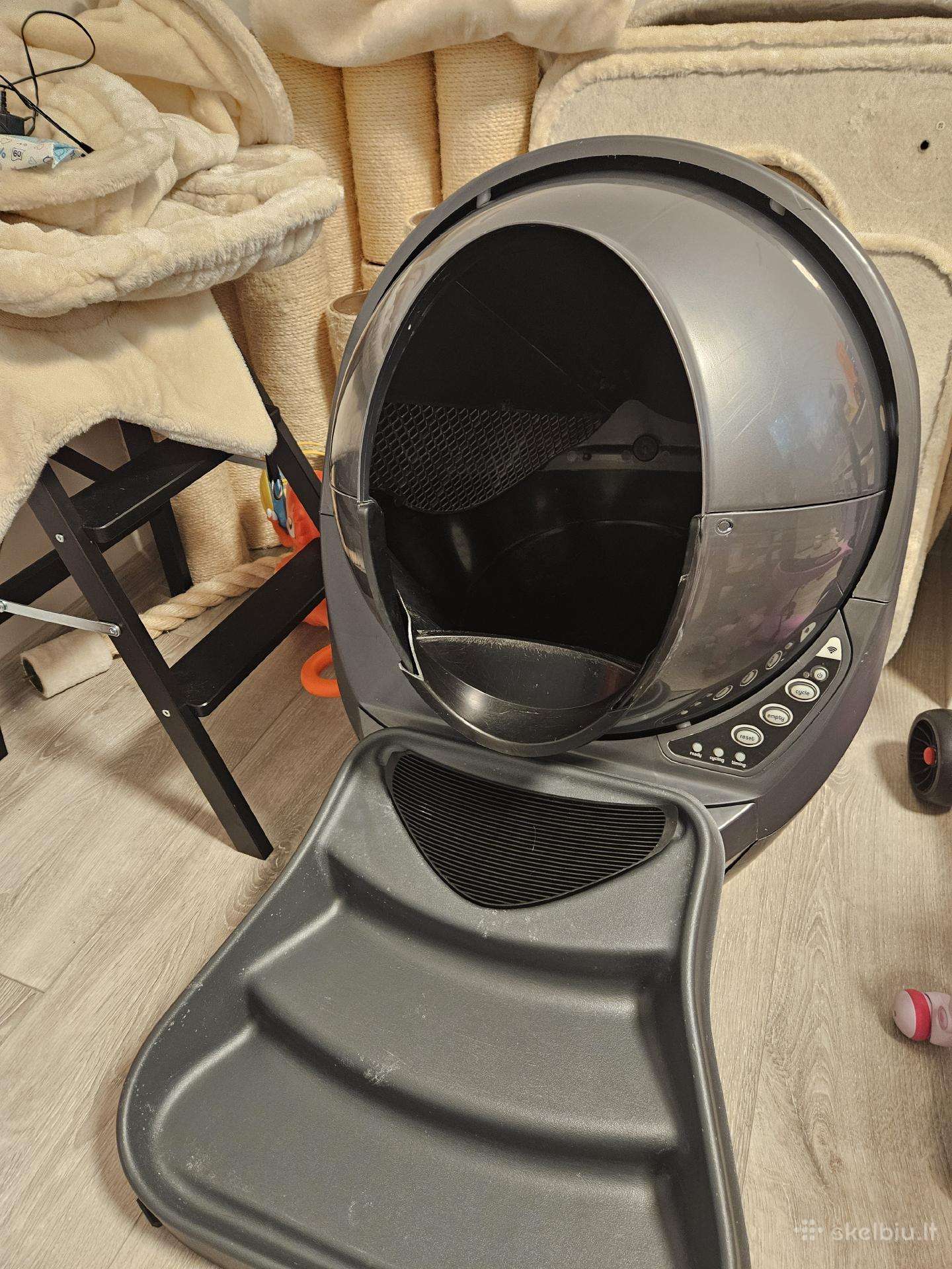 Katės kraiko dėžė robotas
