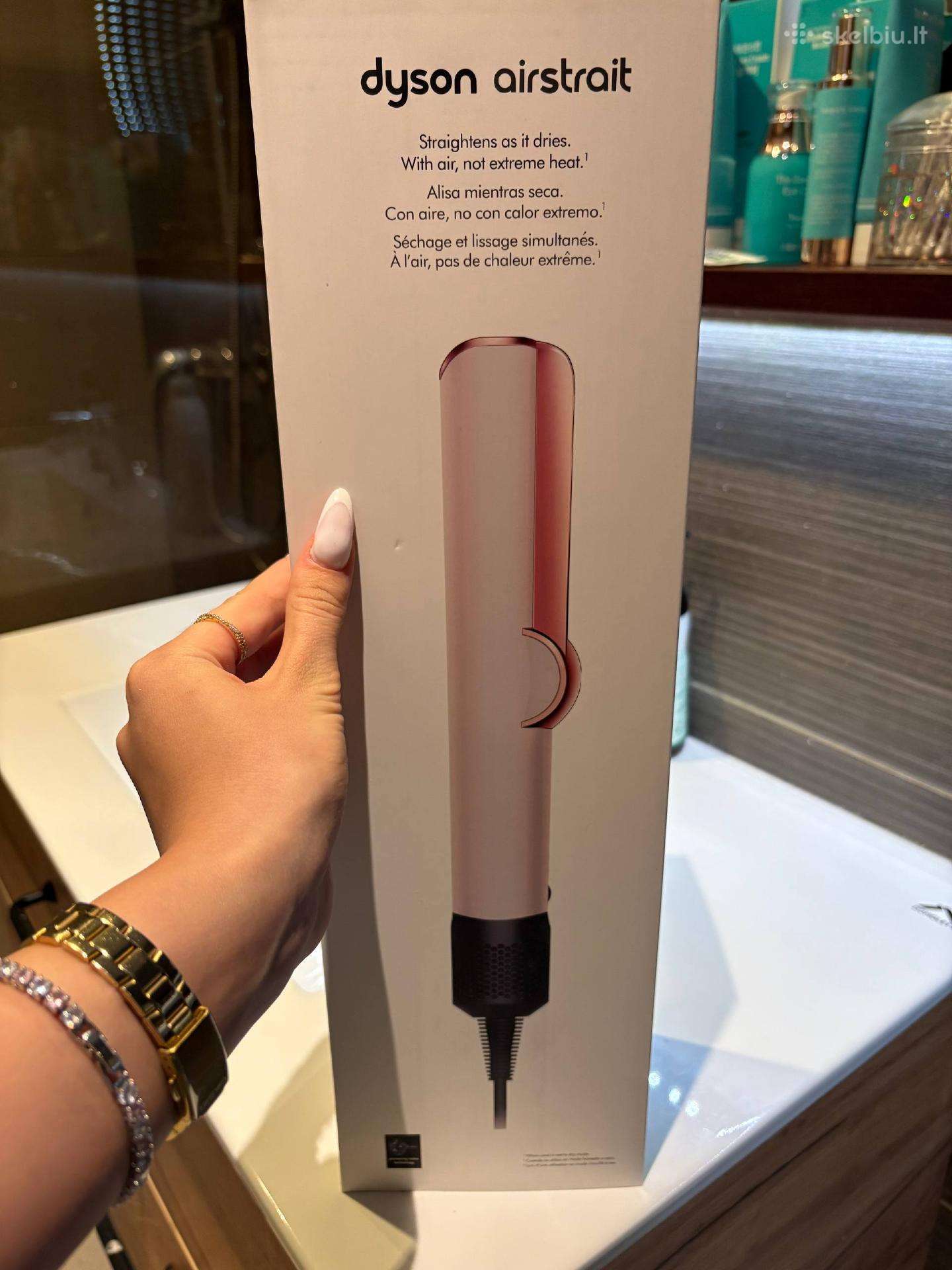 Dyson airstrait