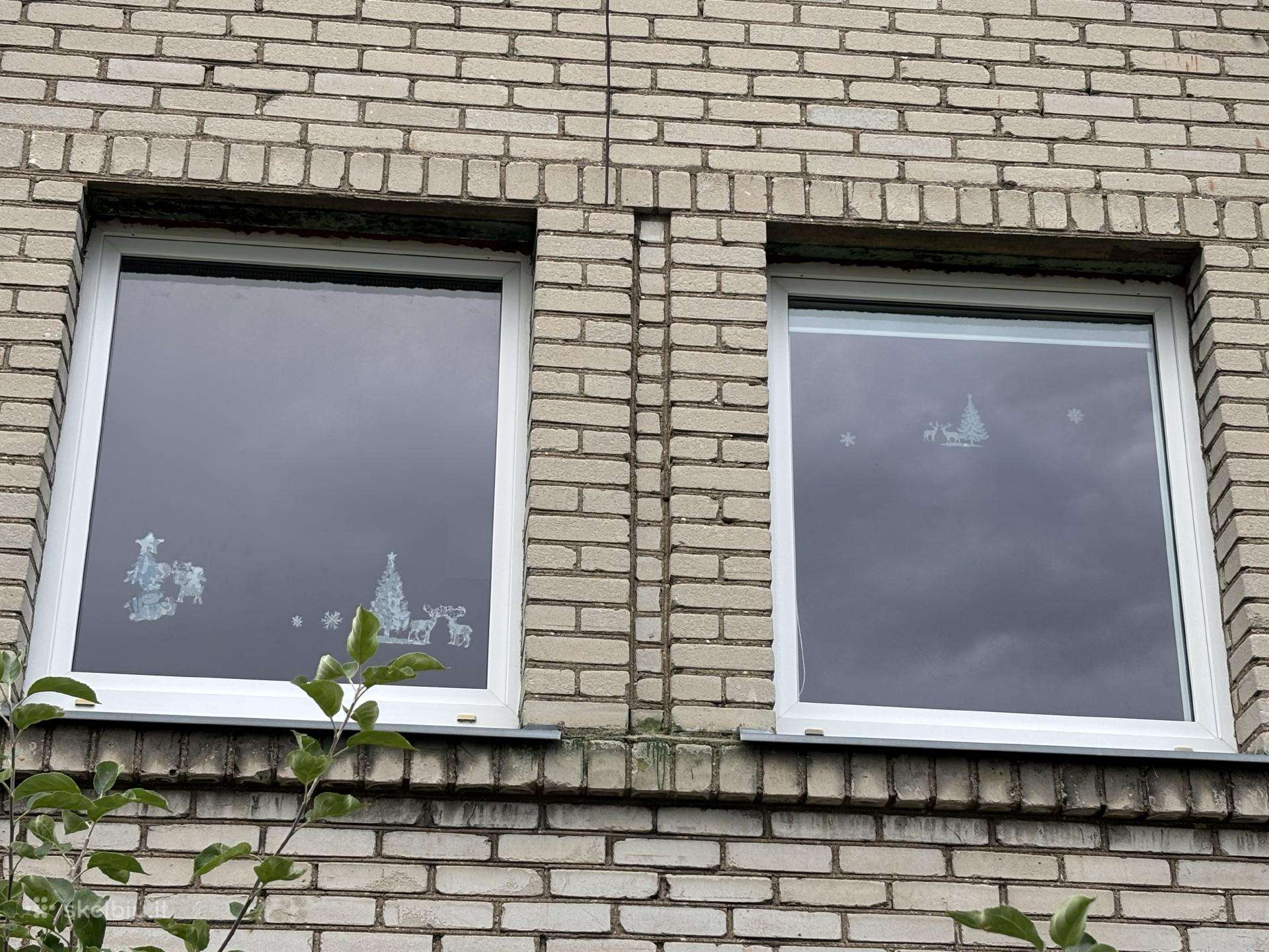 Naudoti plastikiniai langai