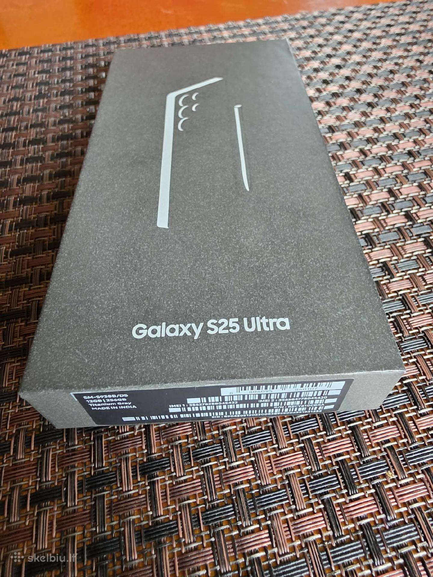 Beveik naujas S25 Ultra