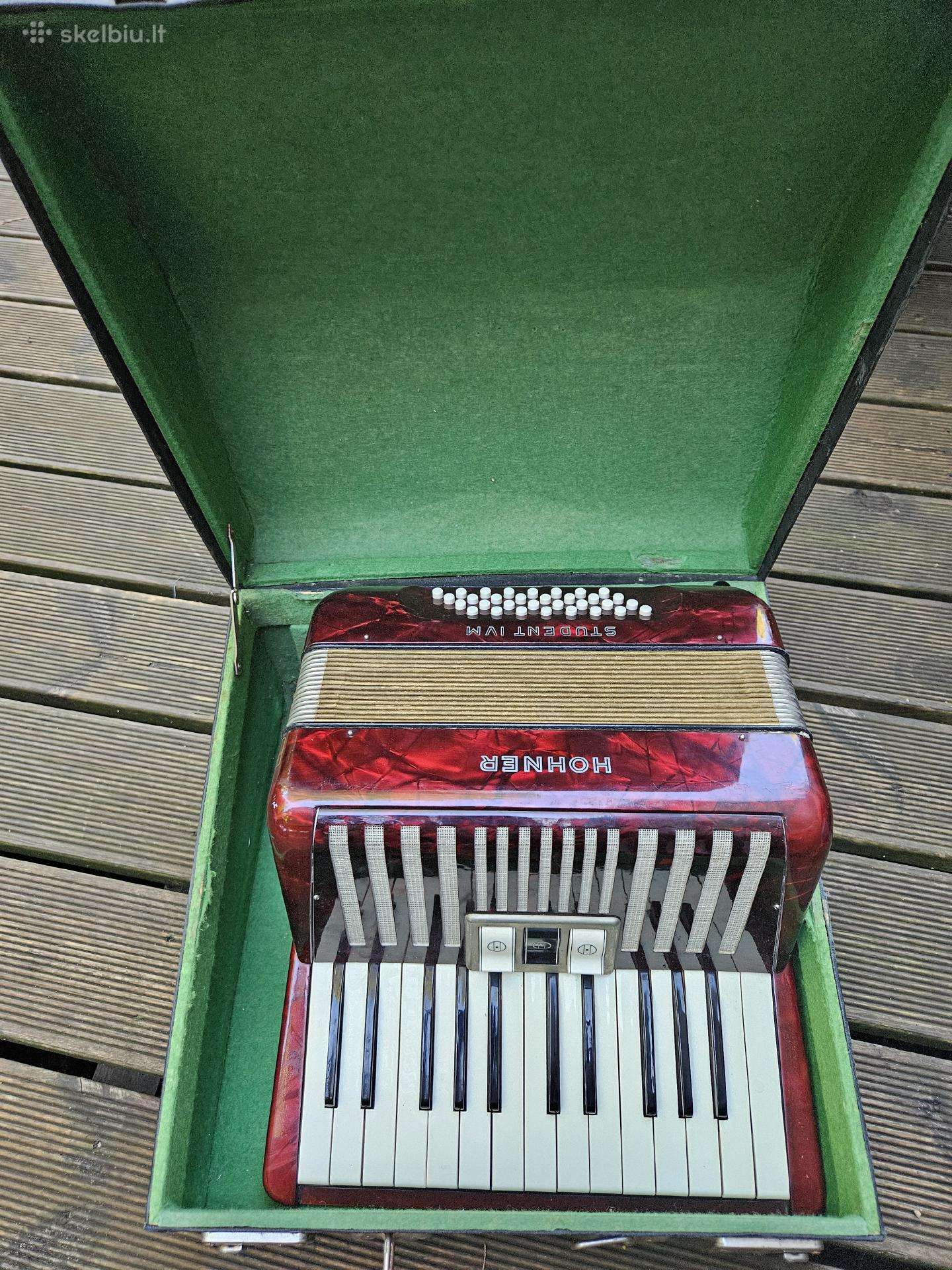 Hohner Student Iv M akordeonas