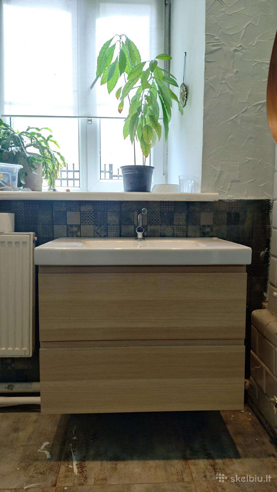 Ikea vonios spintelė su praustuvu ir maišytuvu