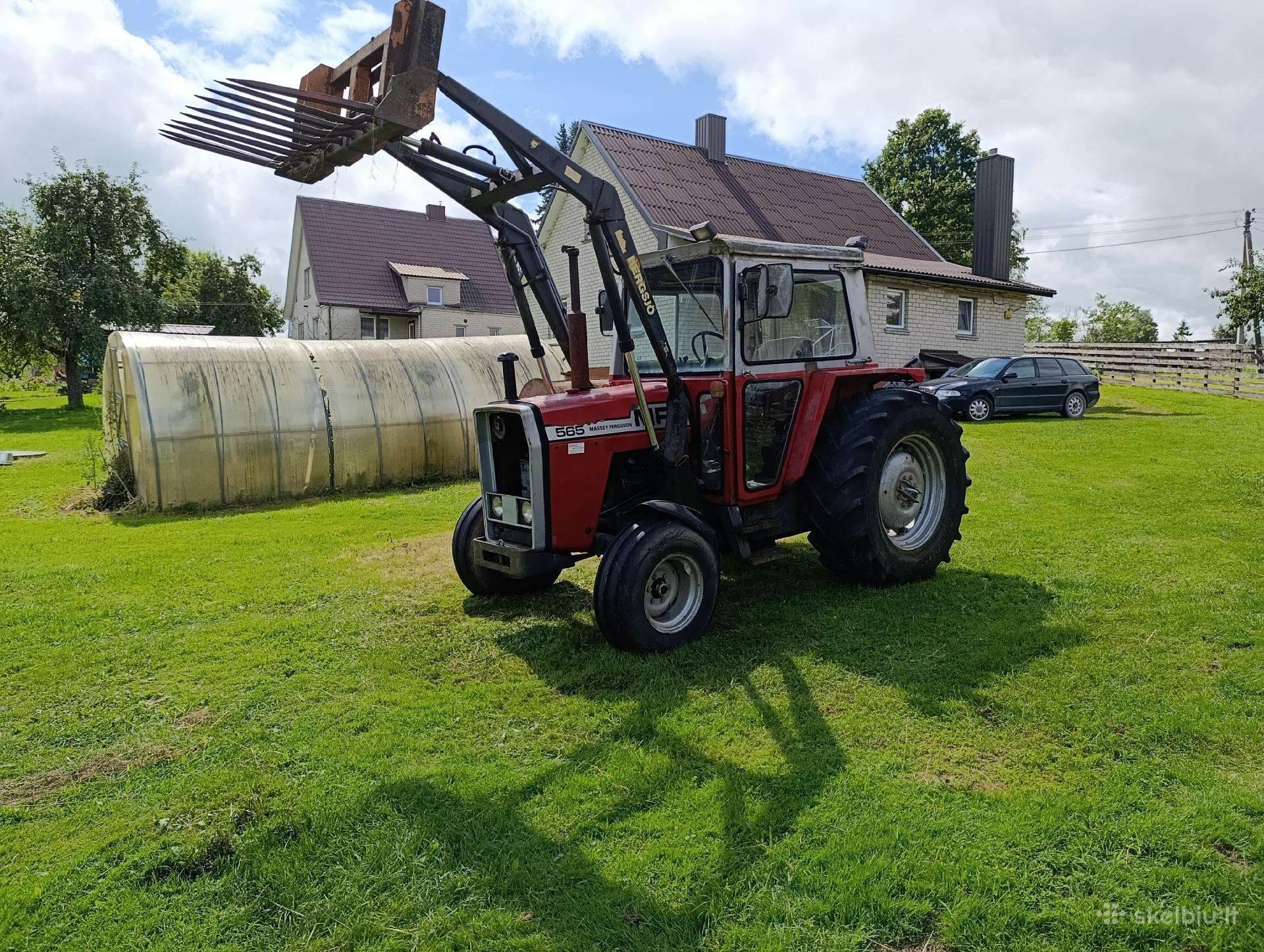 Traktoriu massey ferguson 565 su frontaliniu