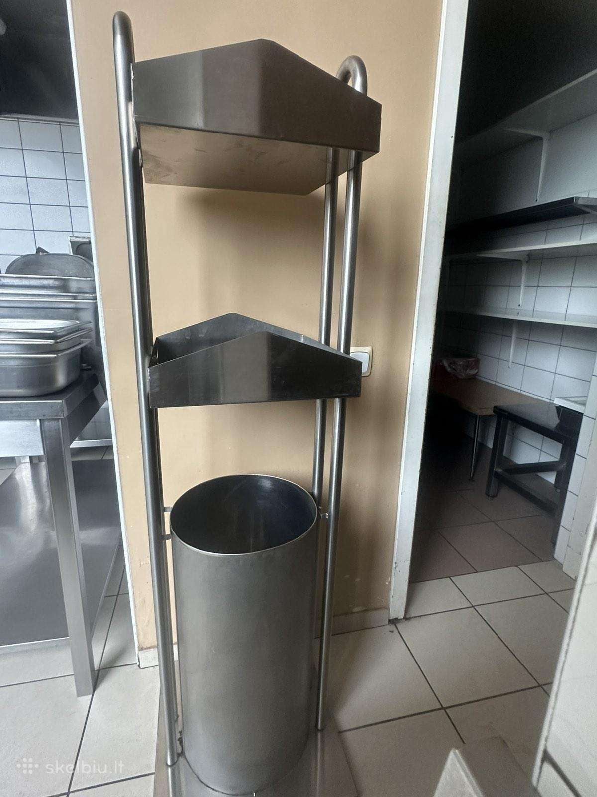 Parduodama nerūdijančio plieno šiukšliadėžė