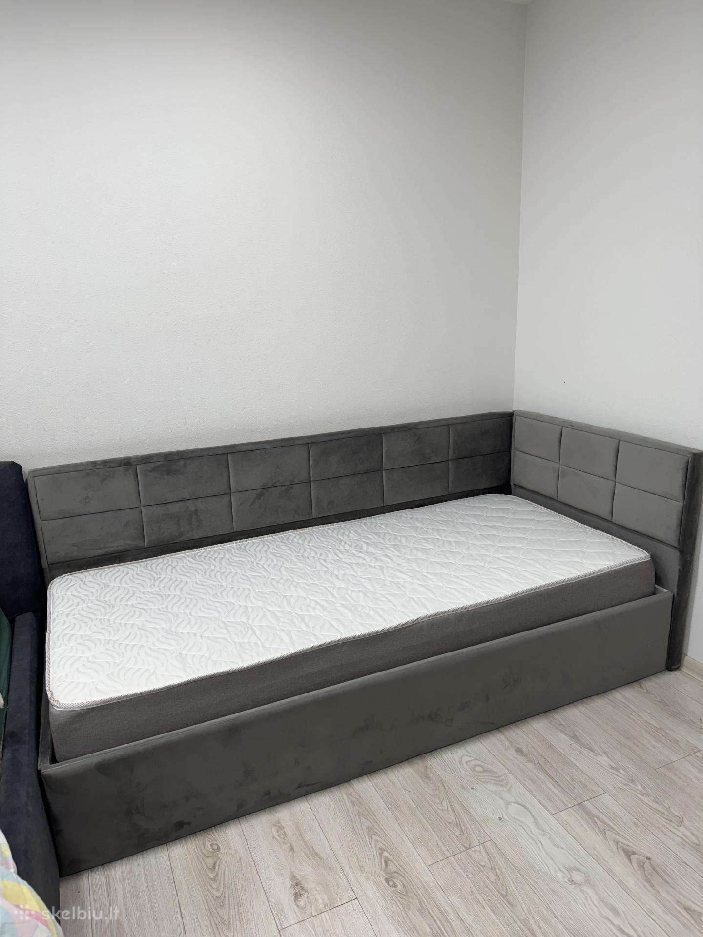 Lova su čiužiniu