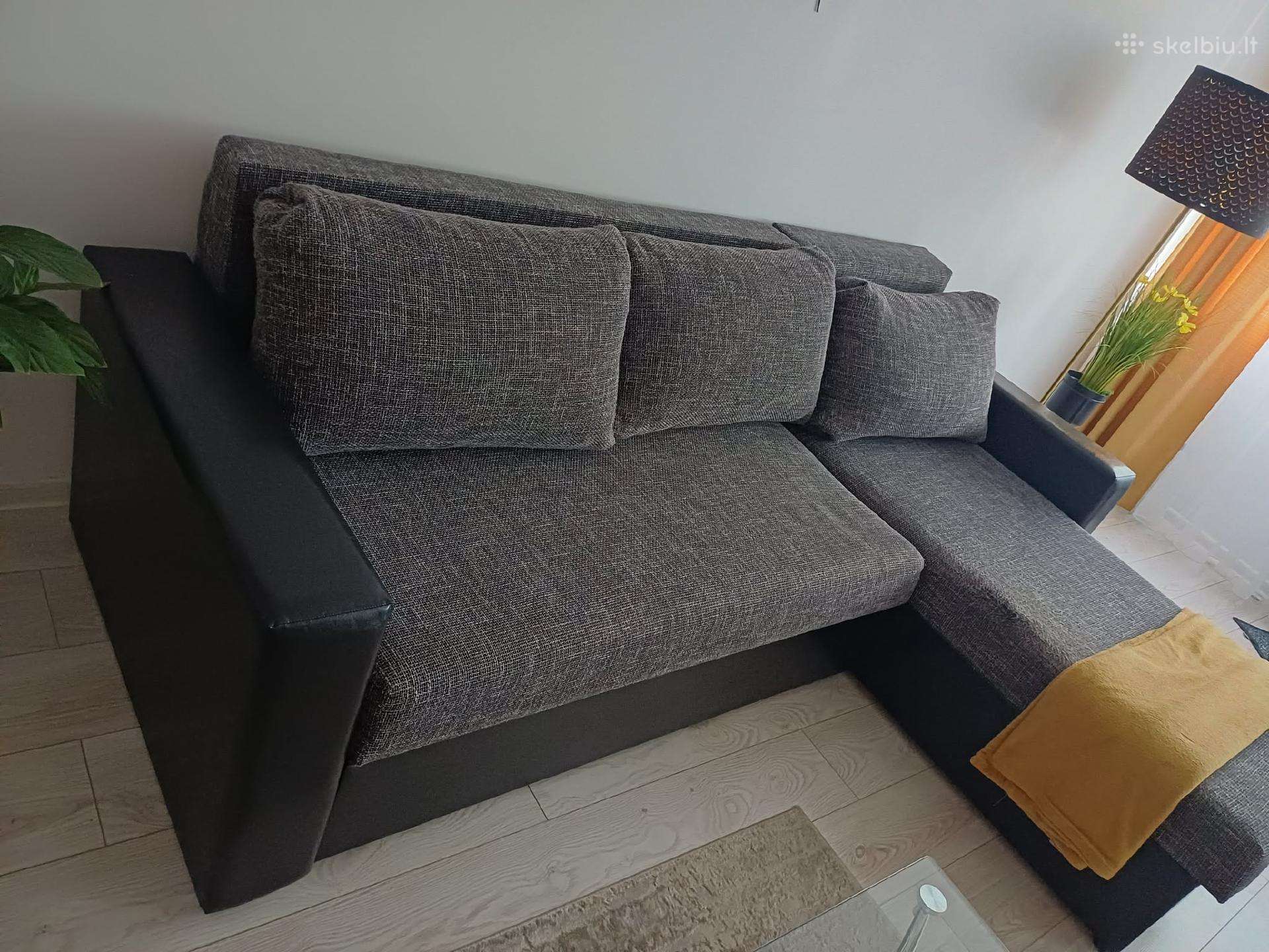 Kampinė sofa-lova