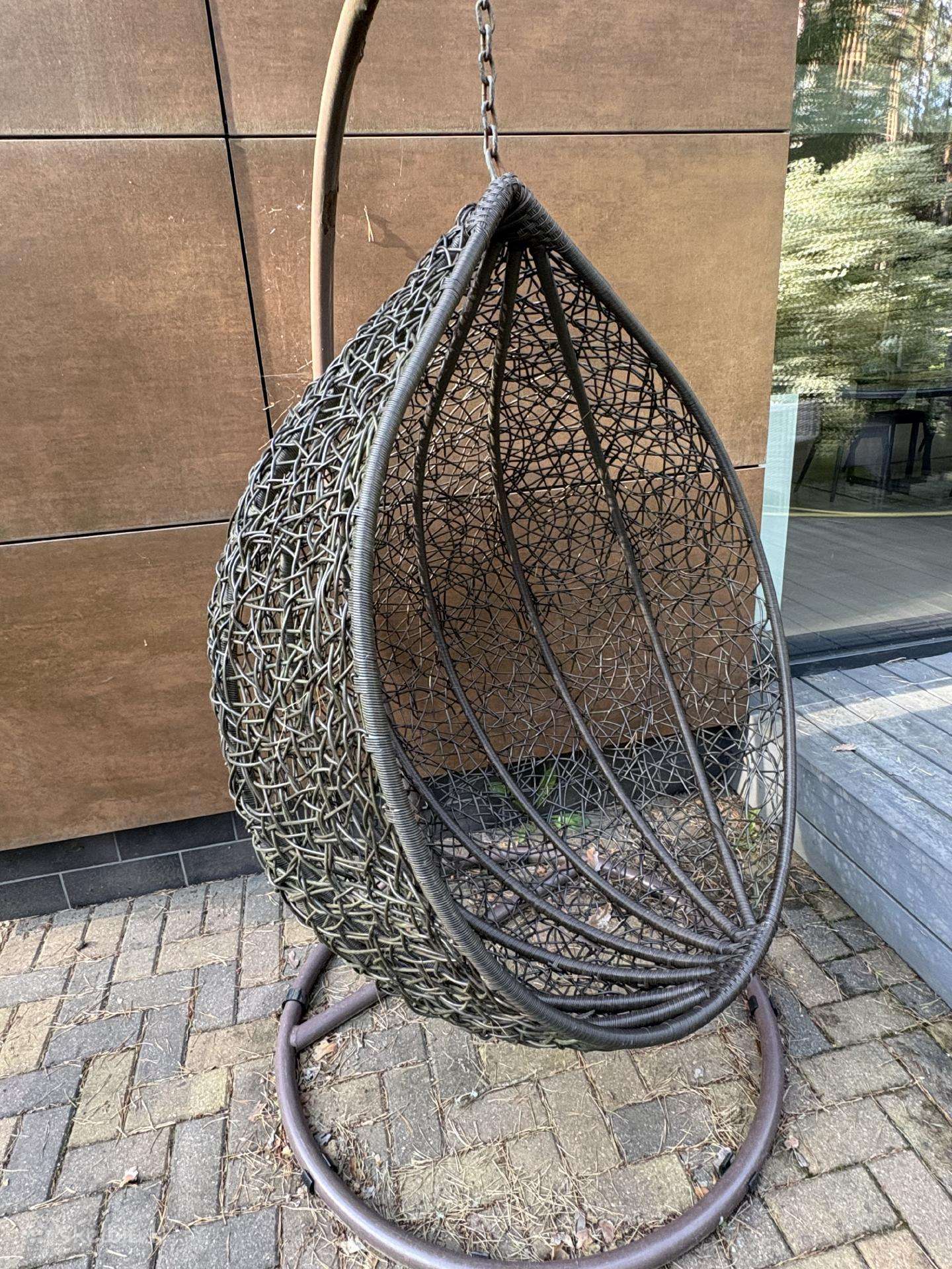 Lauko supamas kreslas metalinis