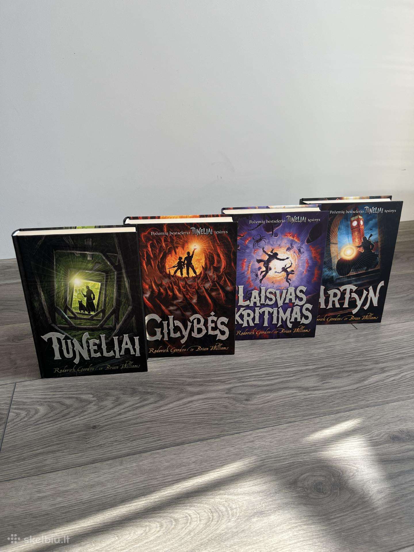 Tuneliai knygų serija (1–4 dalys) – Roderick Gordo