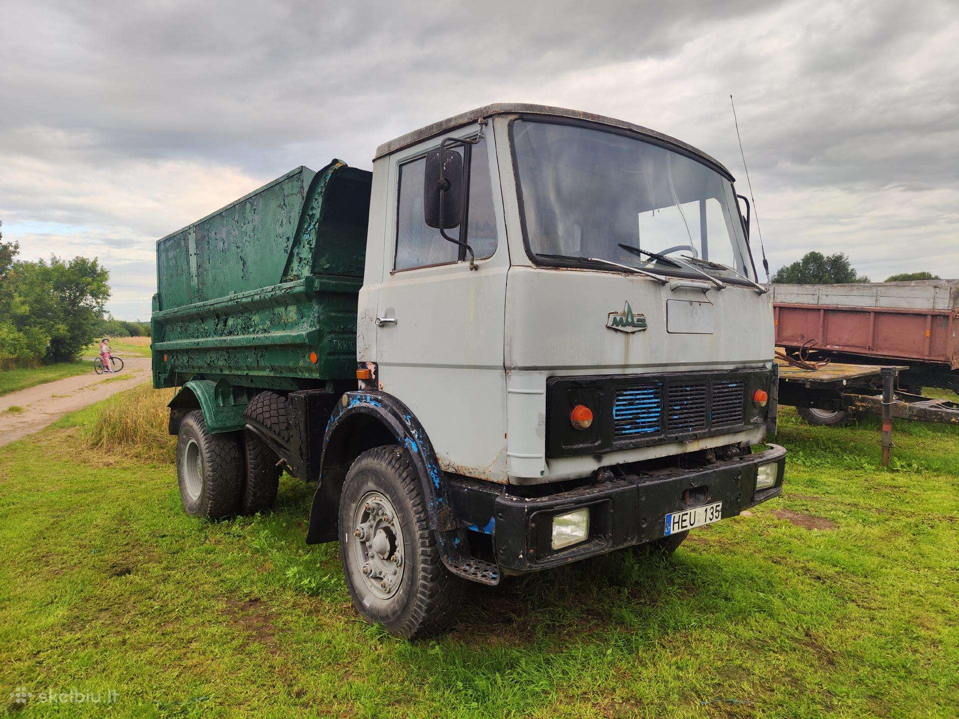 MAZ 5551