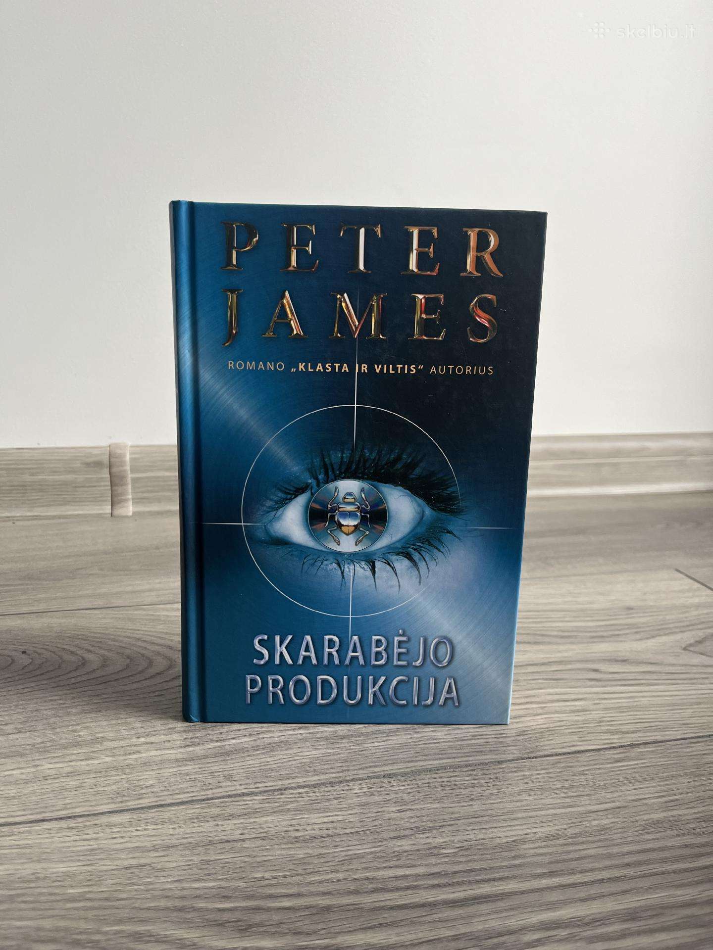 Peter James Skarabėjo produkcija