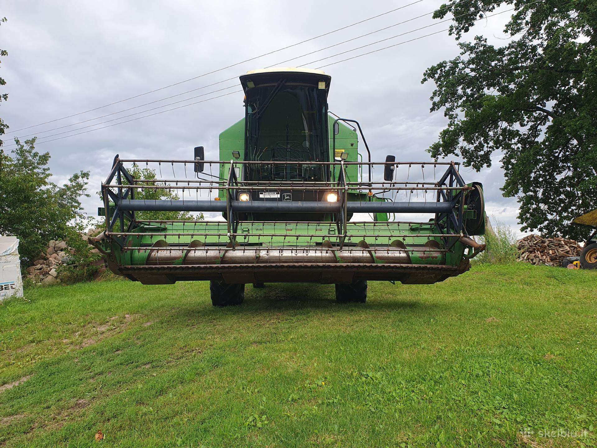 John Deere 1055
