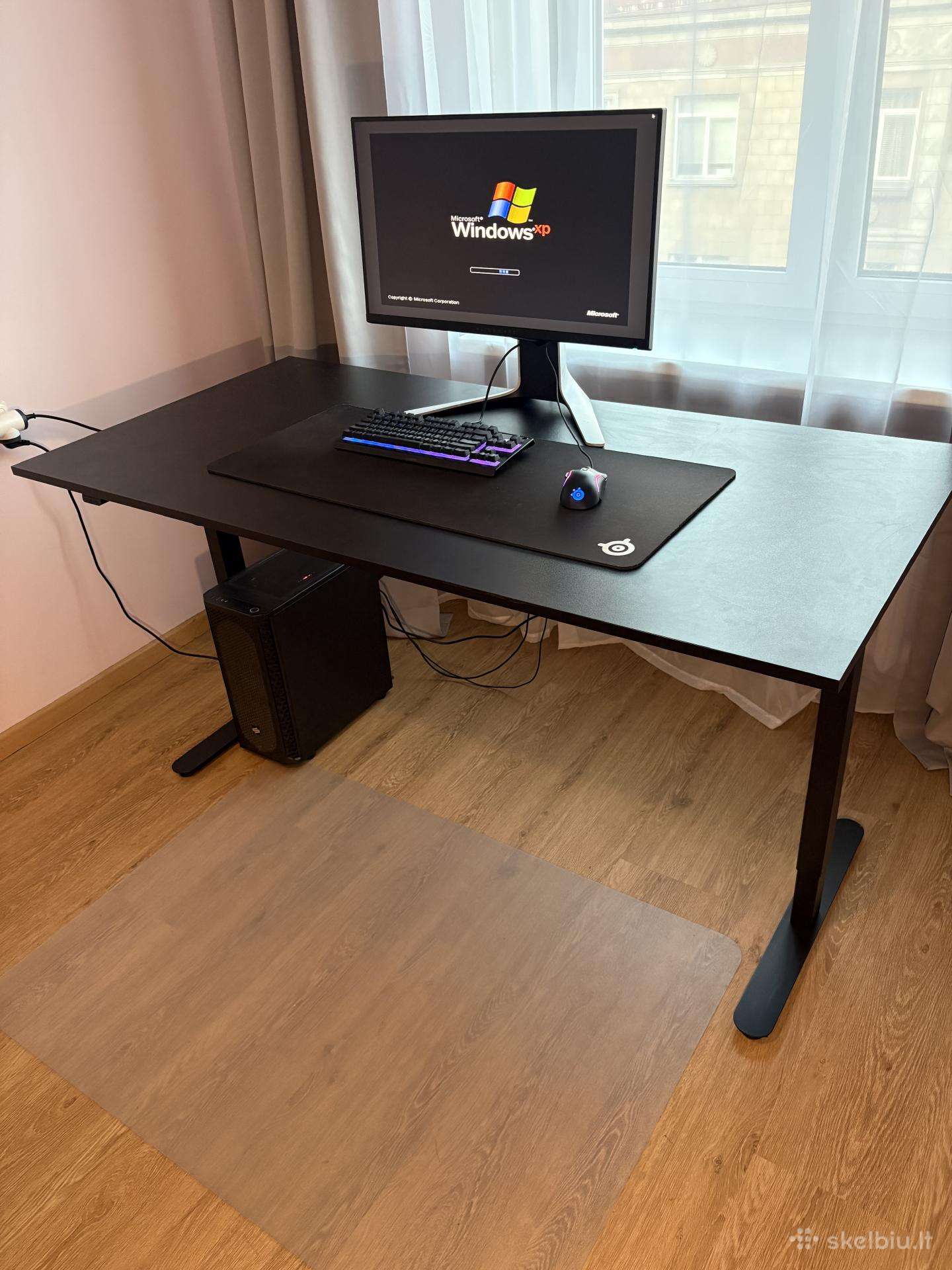 Elektrinis reguliuojamo aukščio stalas. 160x80.