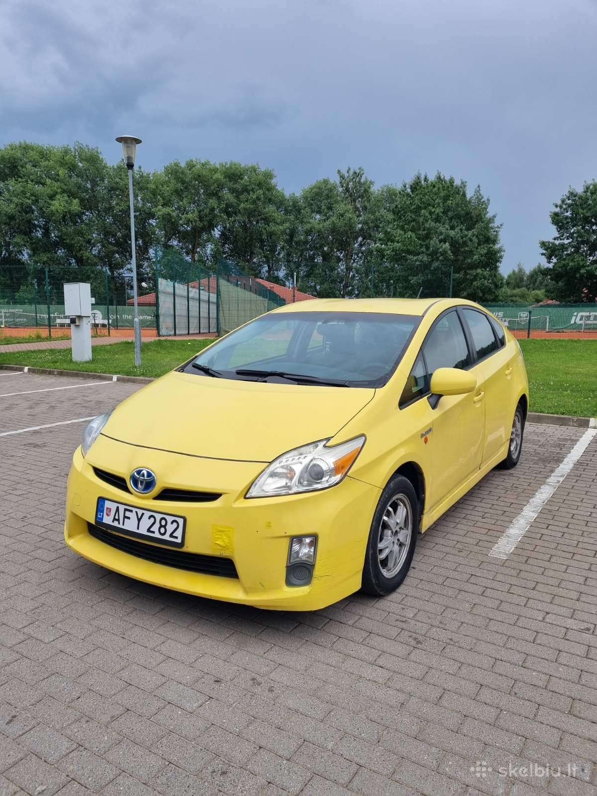 Ilgalaikė automobilio Toyota prius nuoma Vilniuje