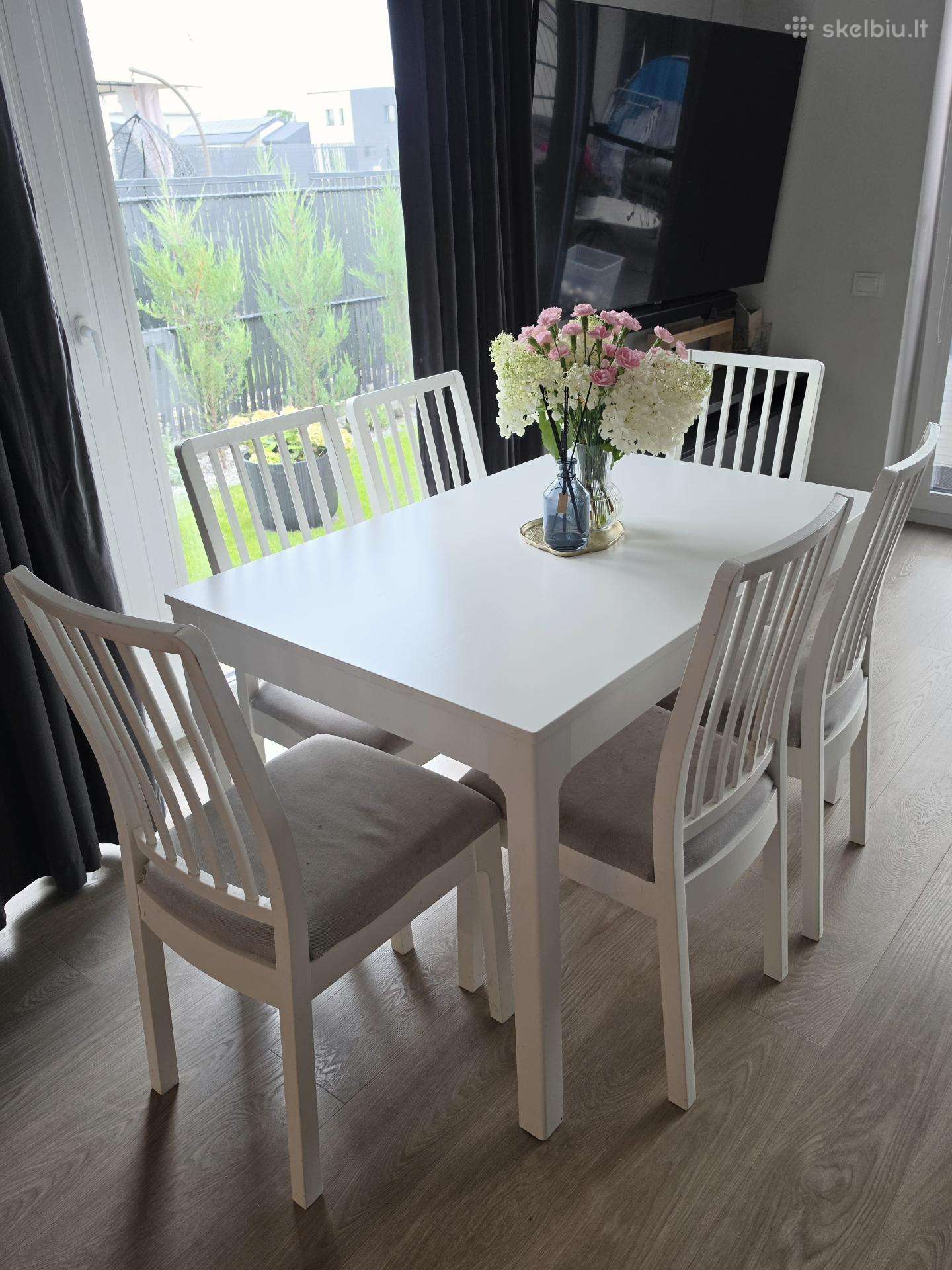 Ikea Ekedalen padidinamas valgomojo stalas su kėdė