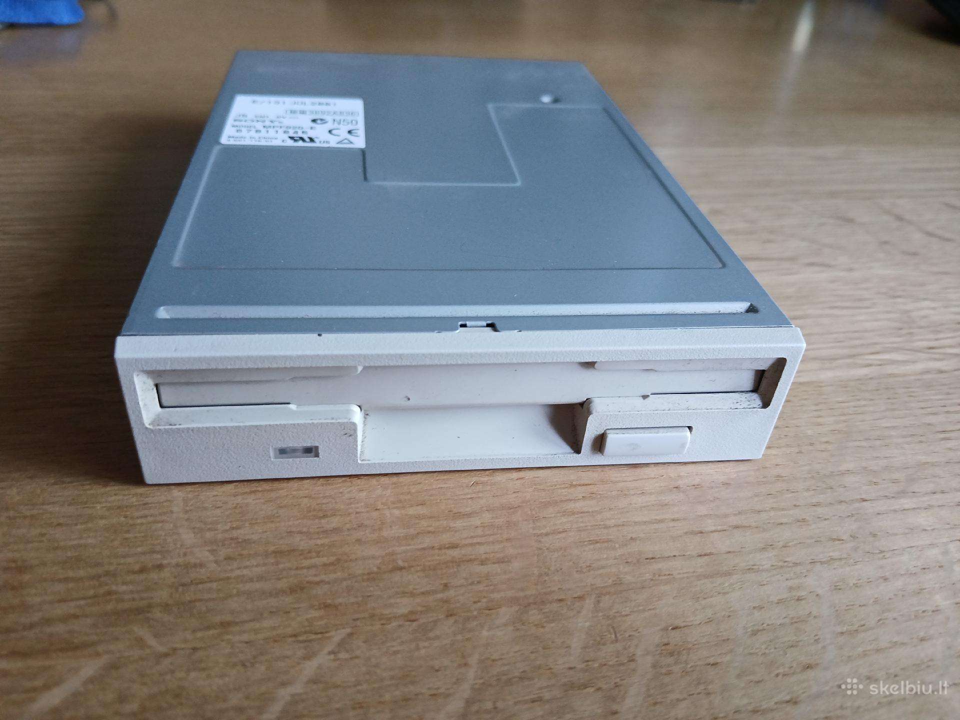 Sony Mpf920e 3,5" diskelio įrenginys + diskeliai