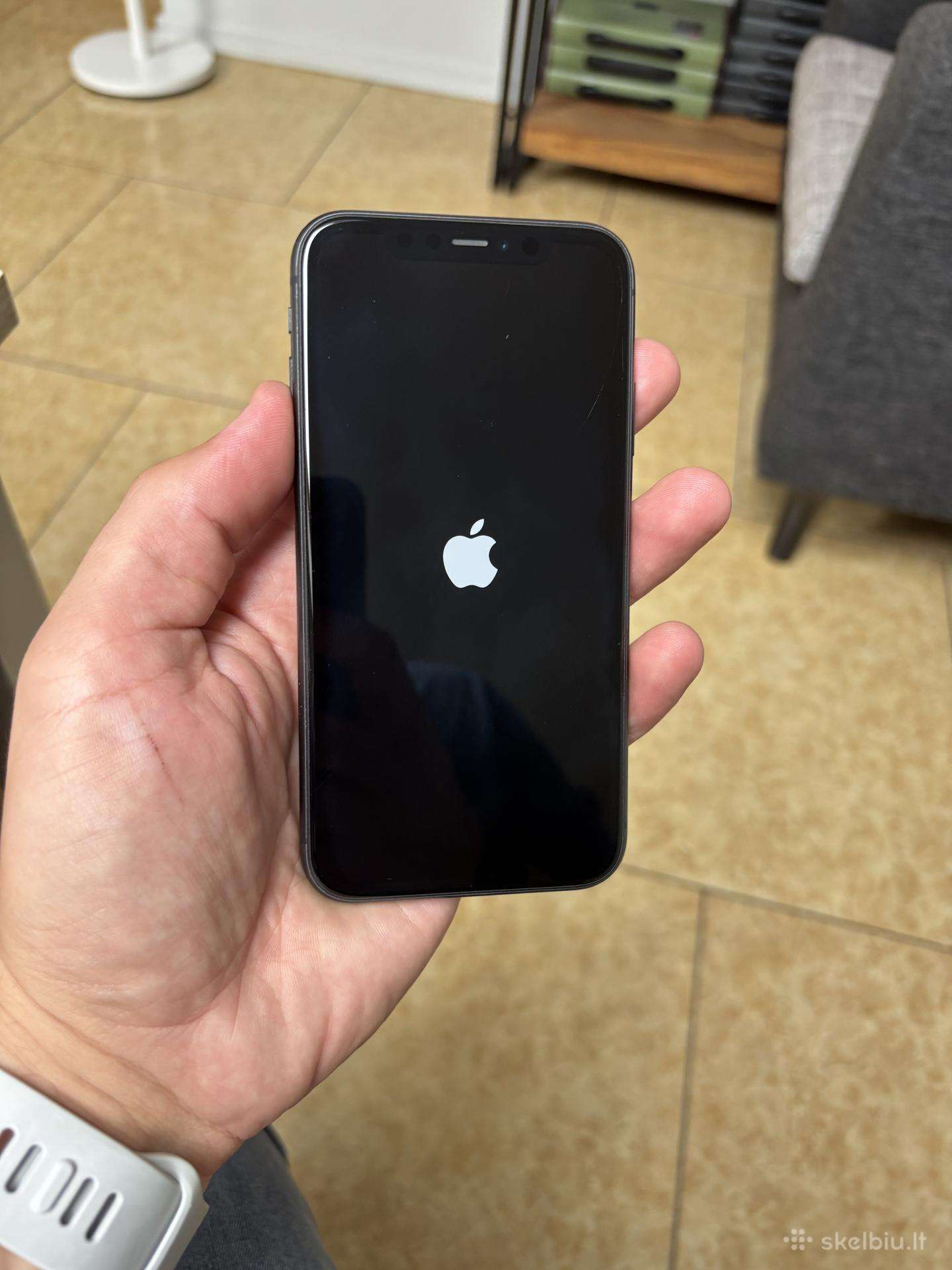 iPhone 11