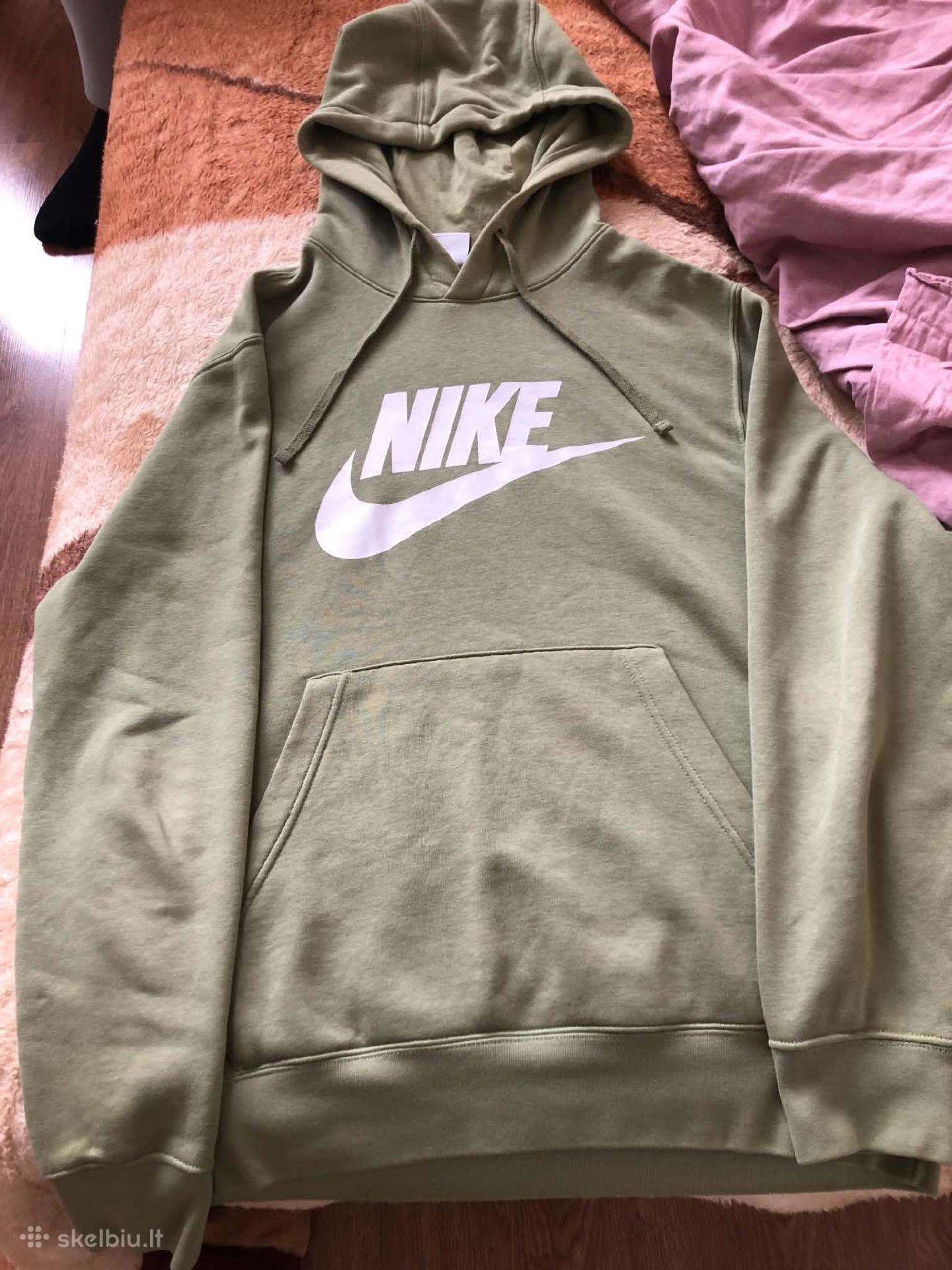 Nike megztukas