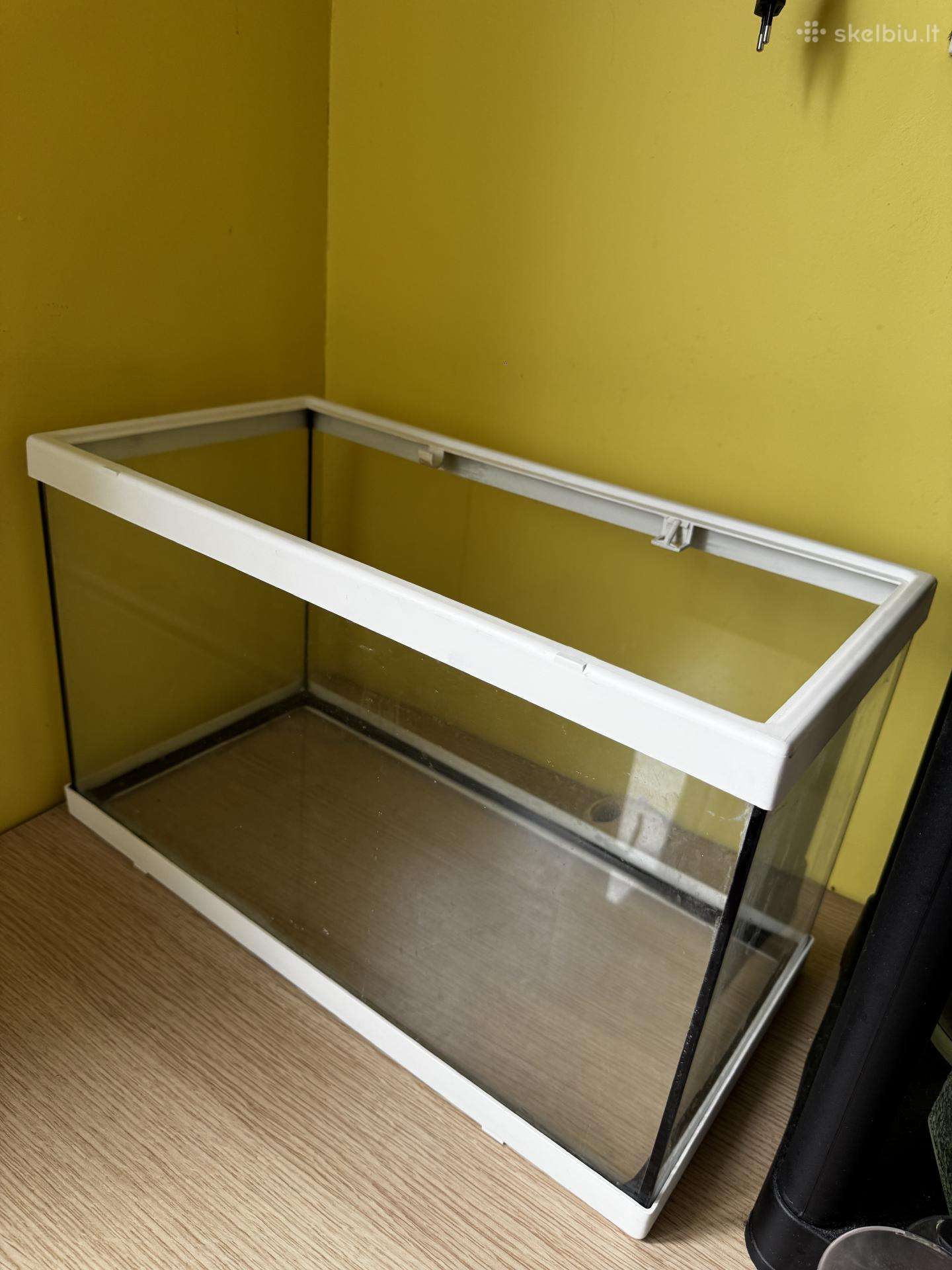 40 l akvariumas