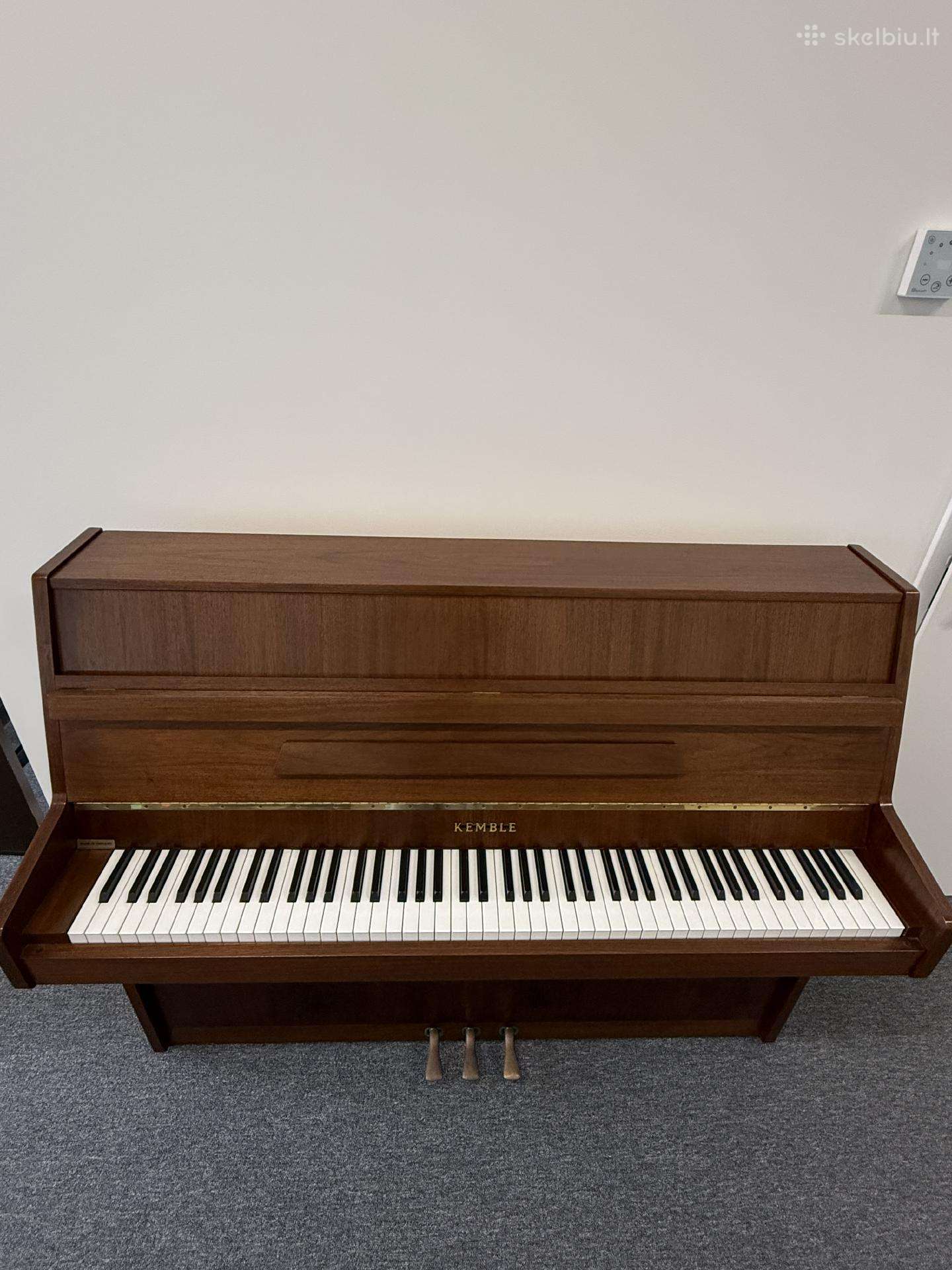 Parduodamas Kemble pianinas – 1989 m.