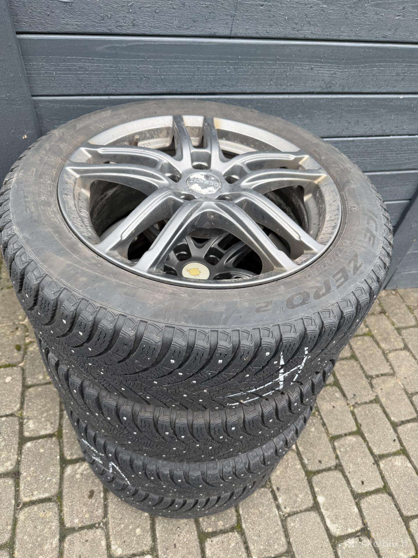 R17 Skoda Superb ratlankiai su padangomis