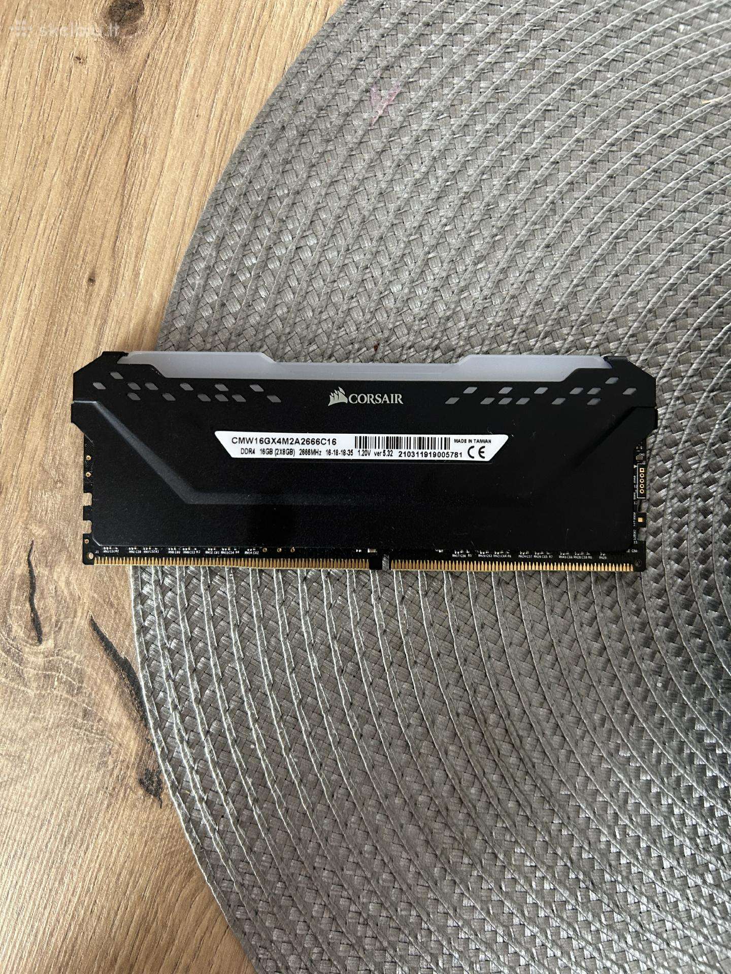 Corsair Vengeance Rgb Pro Ddr4 16 GB (28 GB)