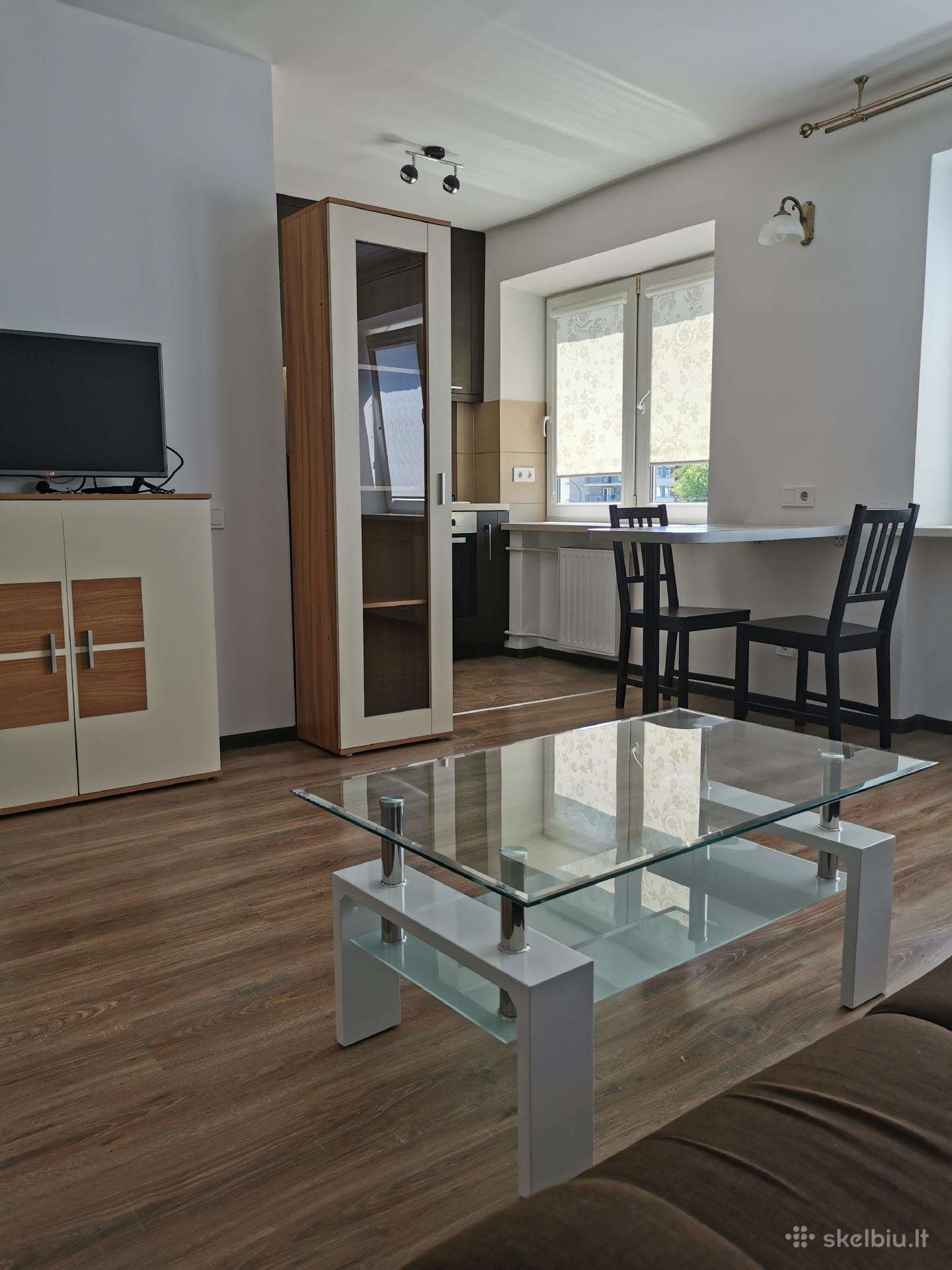 Išnuomojamas 2k.butas centre