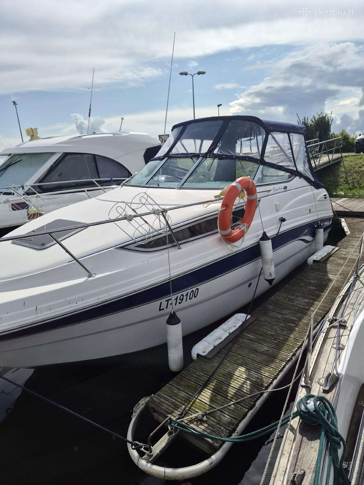 Chaparral 260 Signature