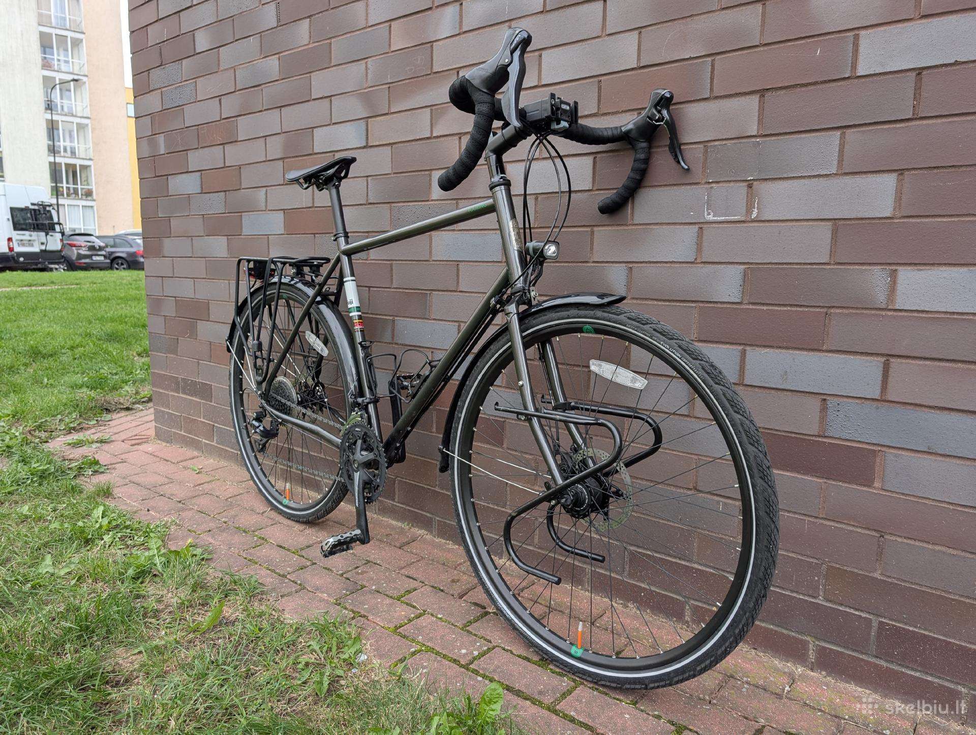 Touring bike Fuji 28″