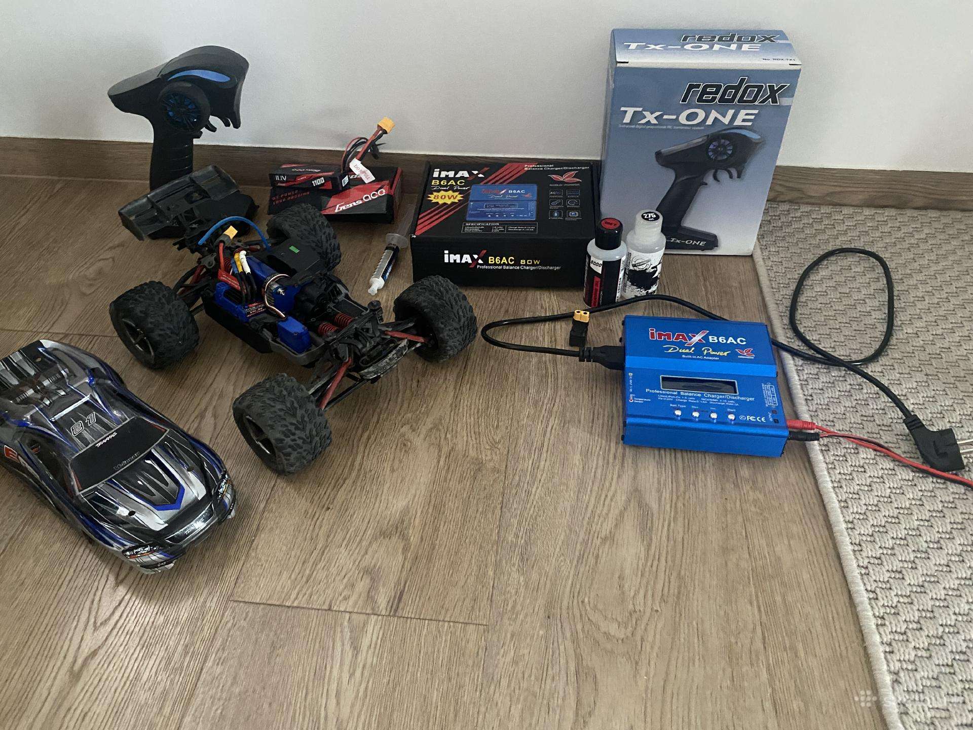 Traxxas e revo 1/16