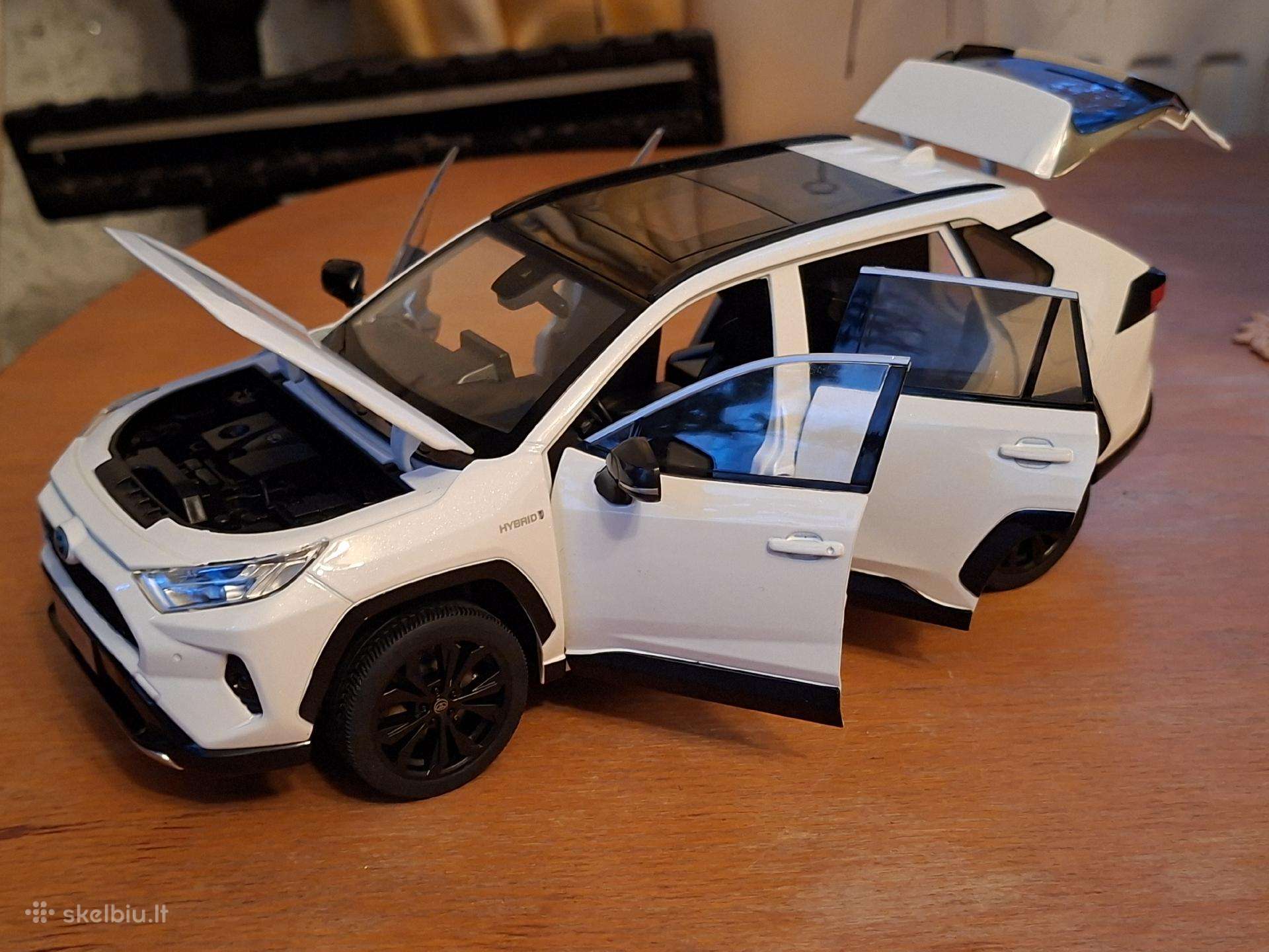 1:18 Toyota Rav4