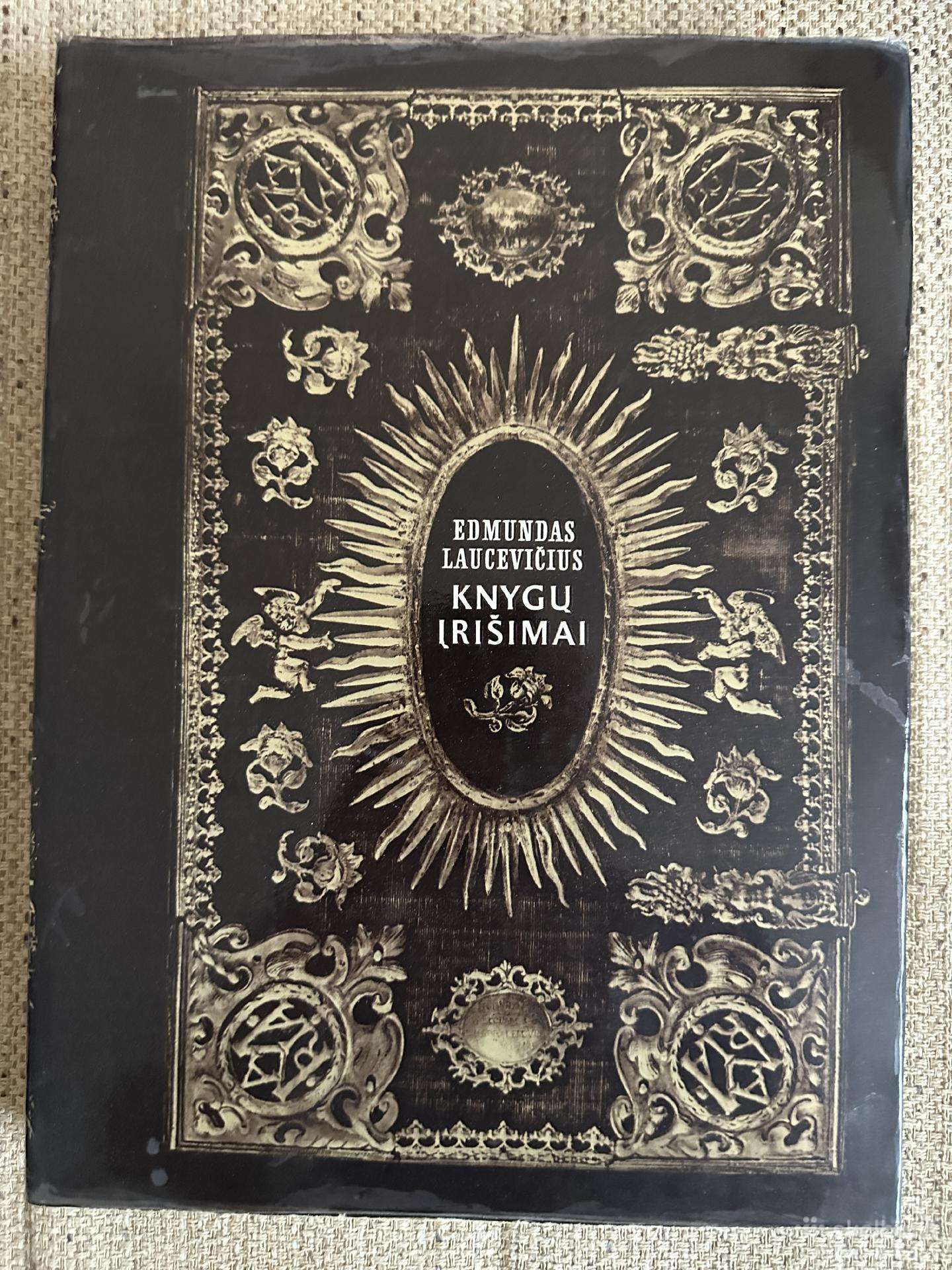Edmundas Laucevičius "Knygų įrišimai"