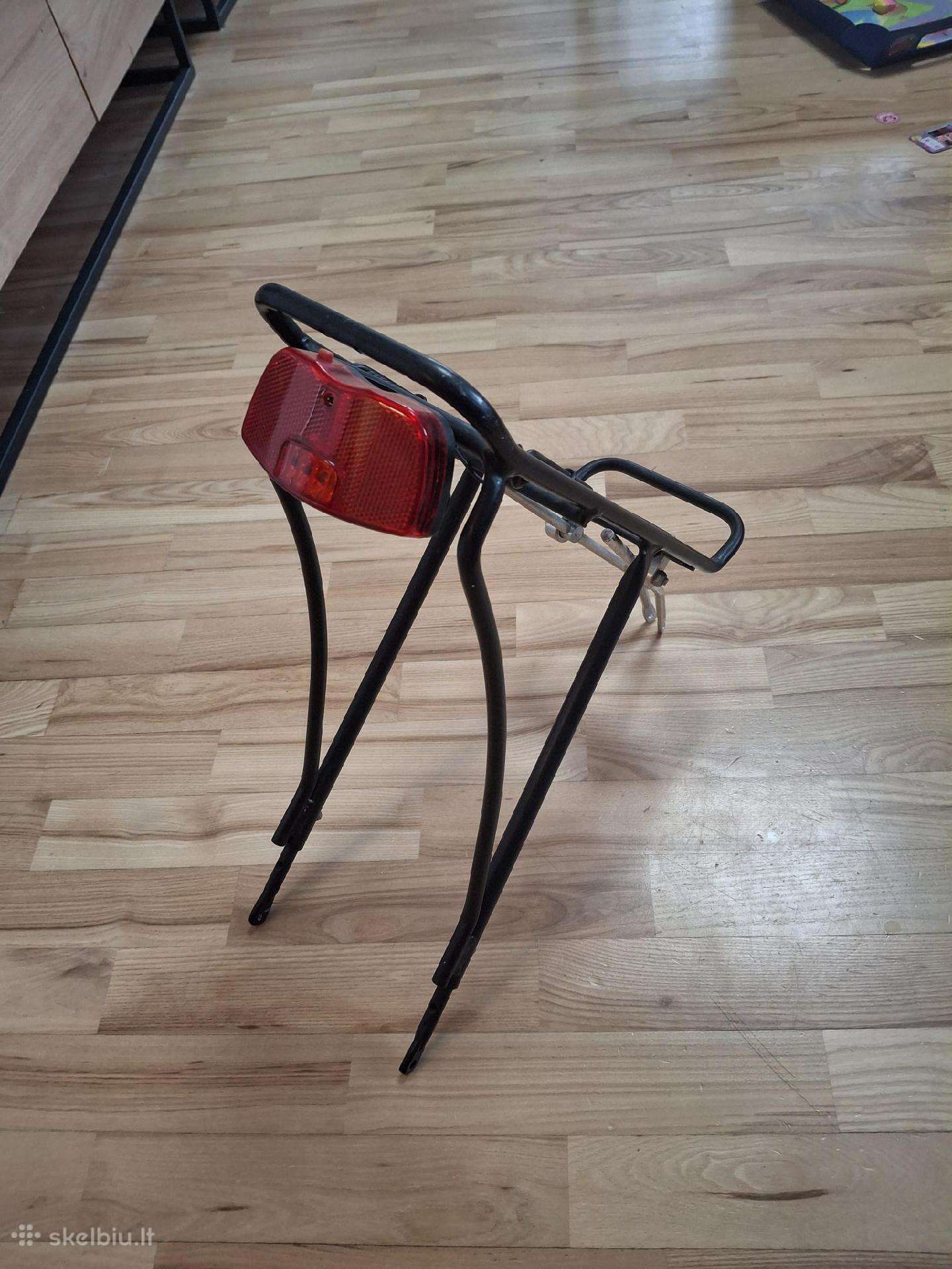 Dviračio bagažinė, spidometras, spyna po 7 eur.