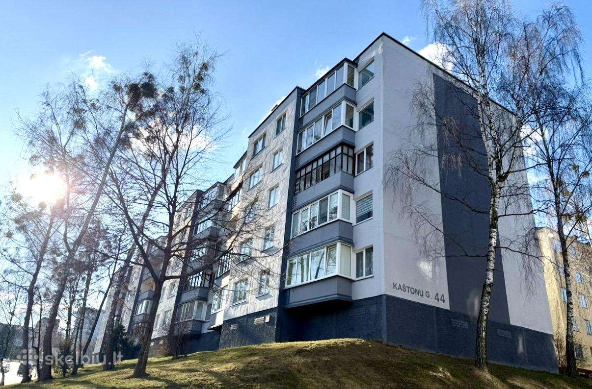 1 kambario butas su dideliu balkonu 4-tame aukšte