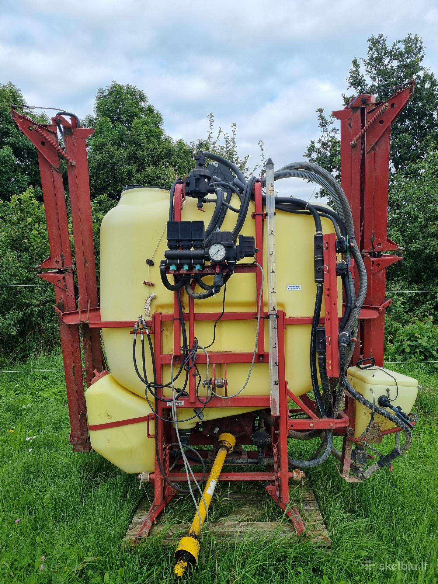 Hardi Master 1000 l / 12 m pakabinamas lauko purkš